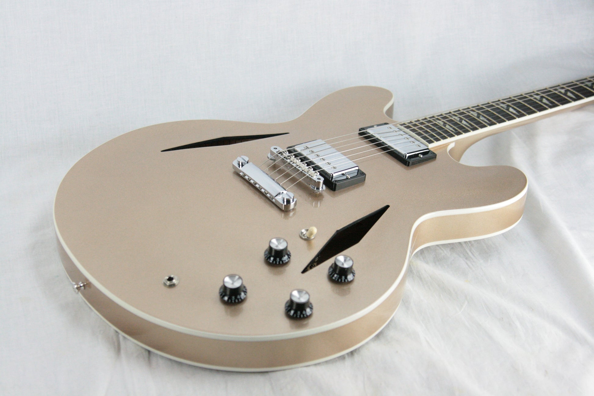 MINT 2014 Gibson Dave Grohl Signature ES-335 Metallic Gold DG-335 LOW NUMBER