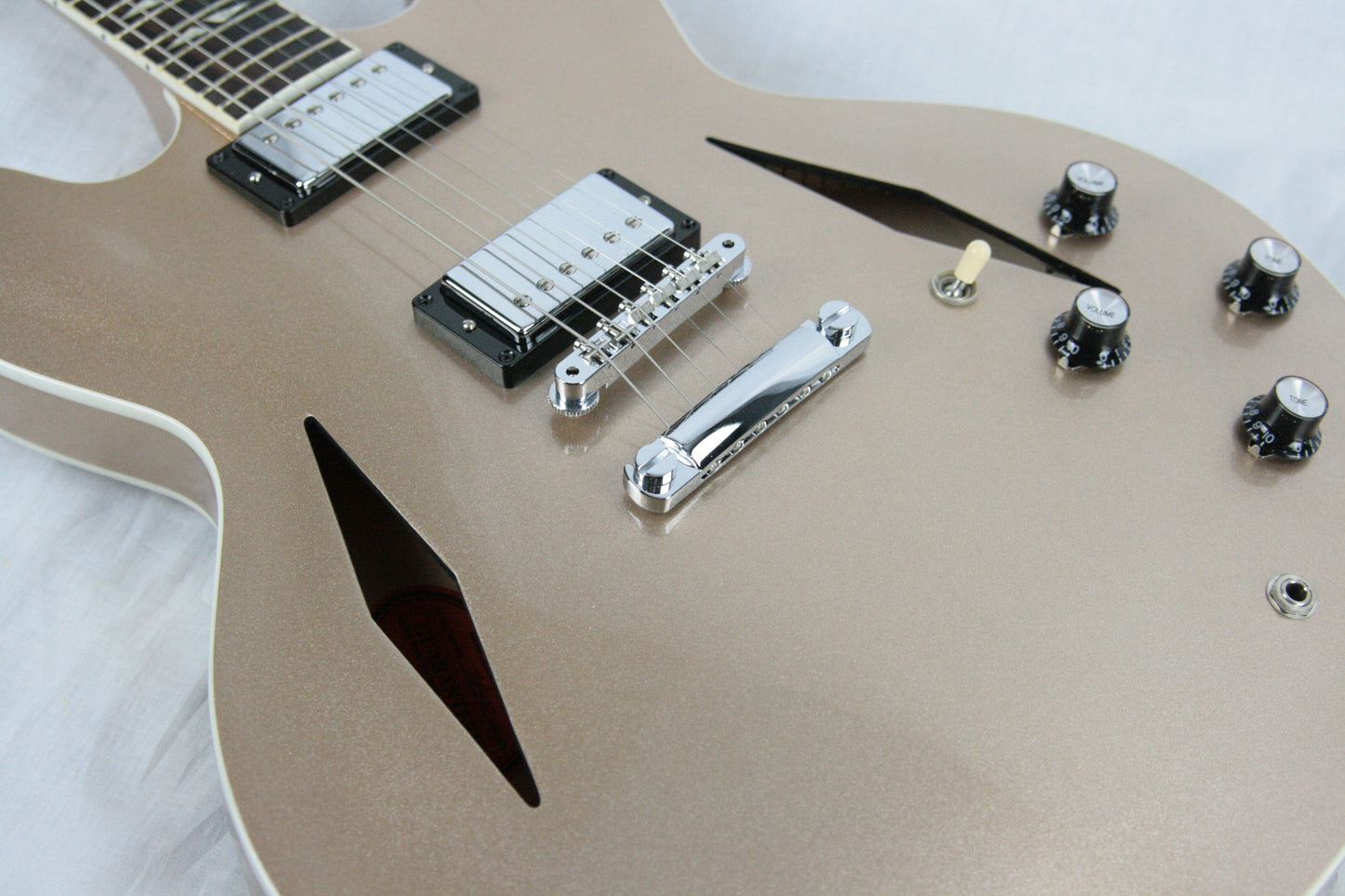 MINT 2014 Gibson Dave Grohl Signature ES-335 Metallic Gold DG-335 LOW NUMBER