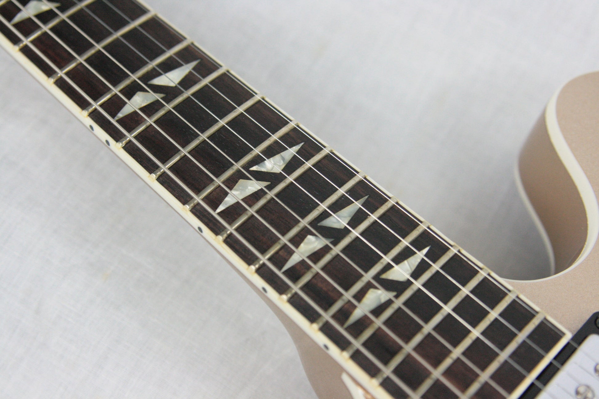MINT 2014 Gibson Dave Grohl Signature ES-335 Metallic Gold DG-335 LOW NUMBER