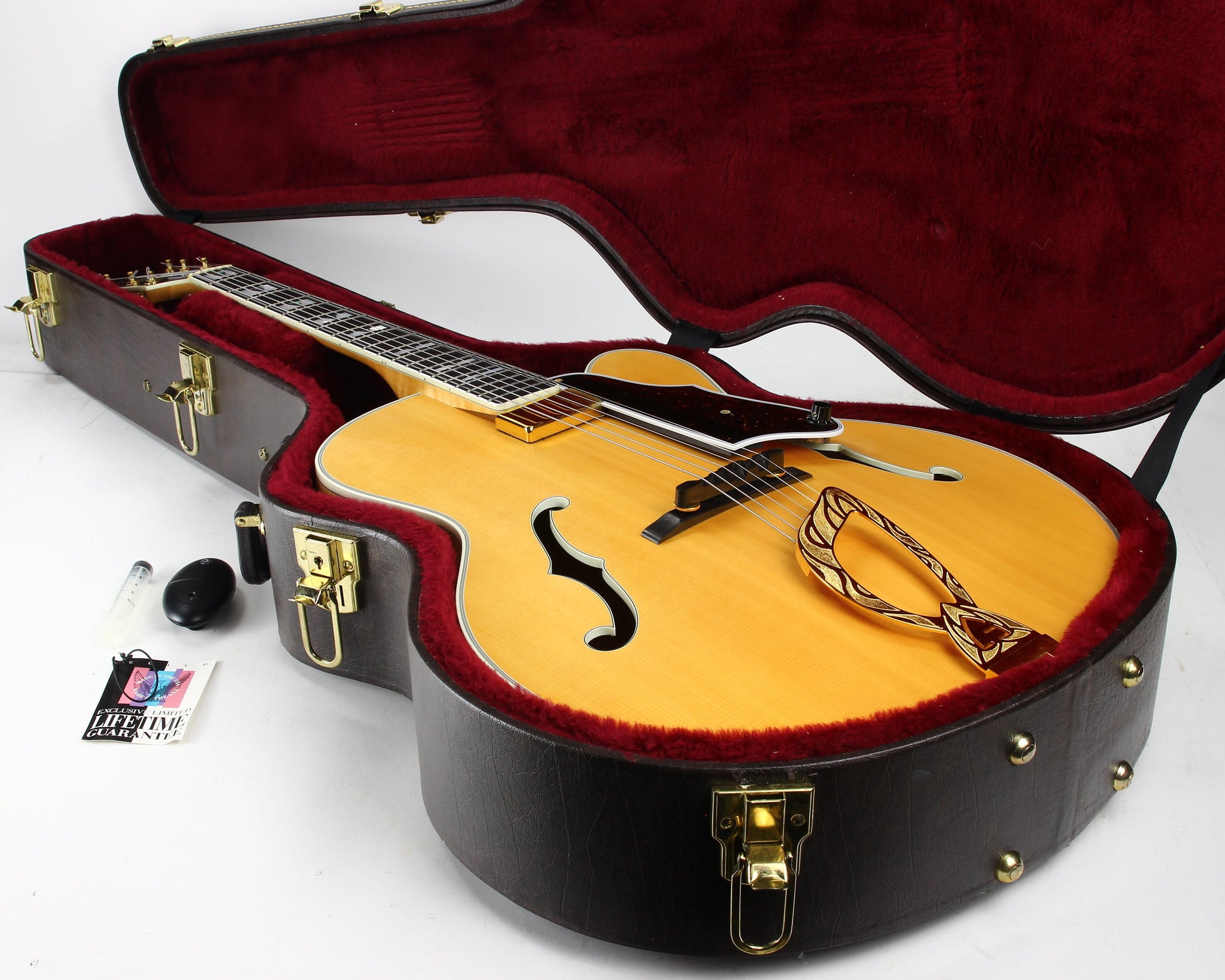 MINTY 1994 Guild Artist Award Natural Jazz Archtop Electric Guitar - Westerly RI, Carved Top, Highest Grade!
