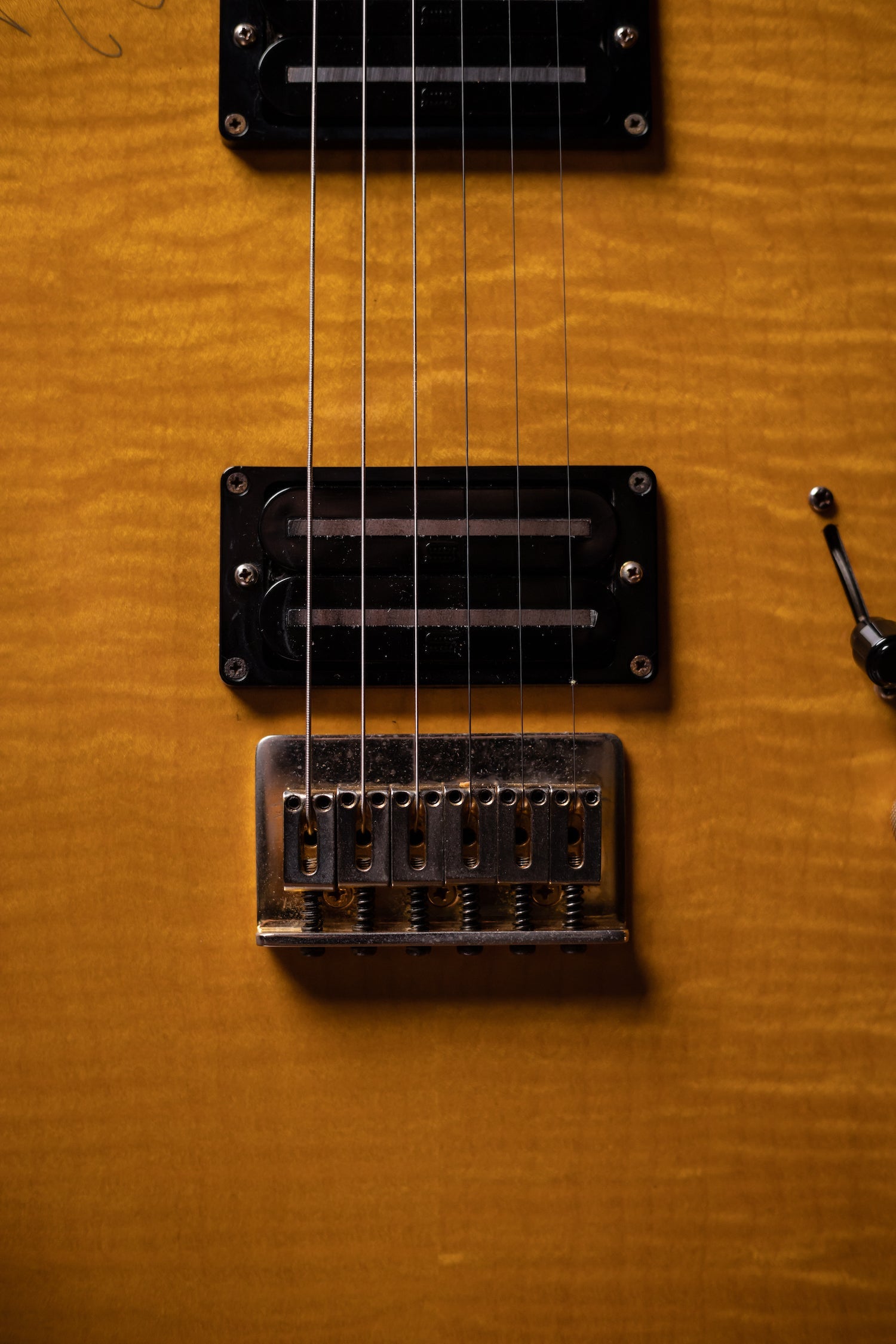 1996 Fender Nokie Edwards Owned Signature MIJ Electric Guitar - Amber Flame