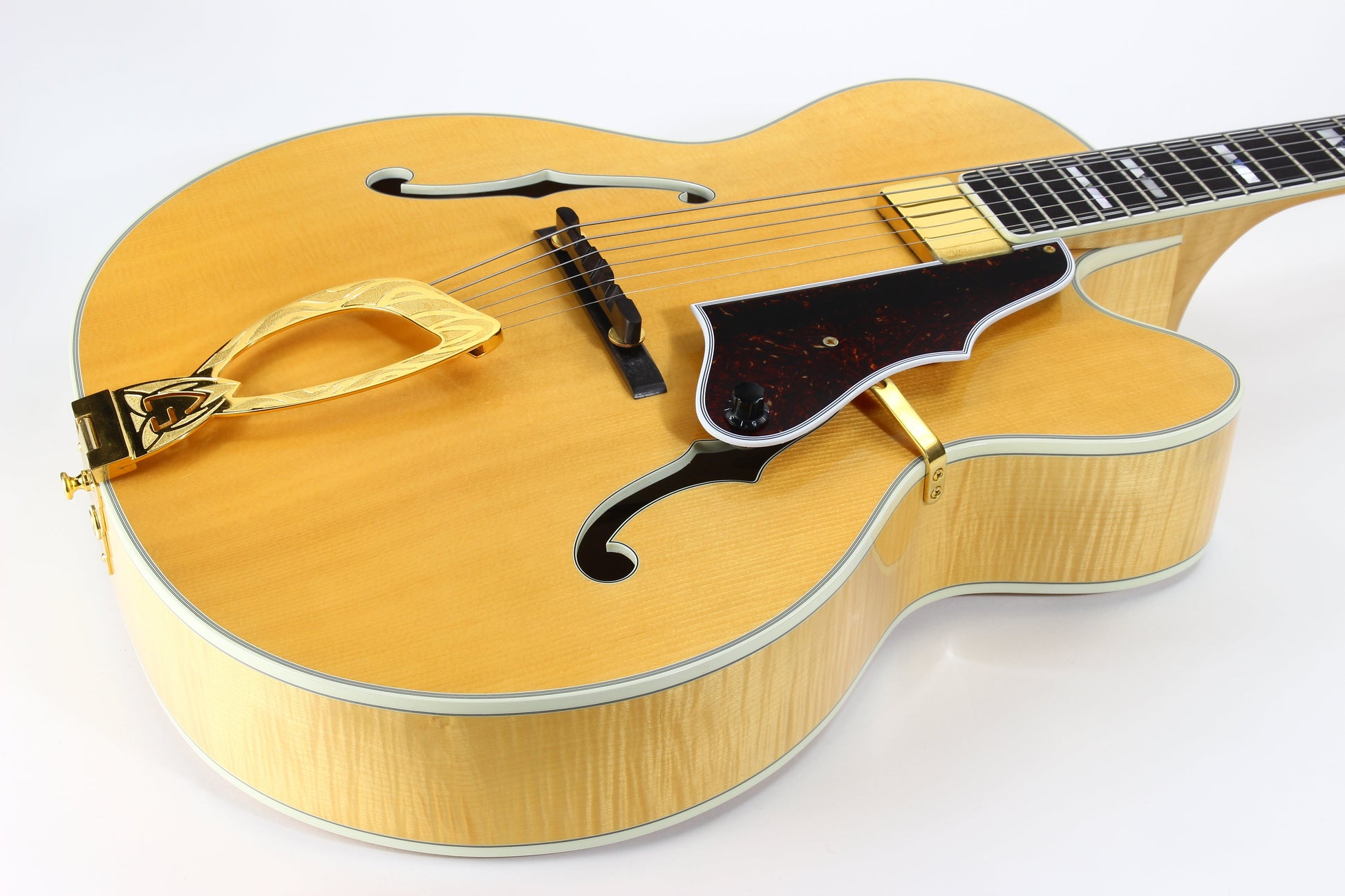 MINTY 1994 Guild Artist Award Natural Jazz Archtop Electric Guitar - Westerly RI, Carved Top, Highest Grade!