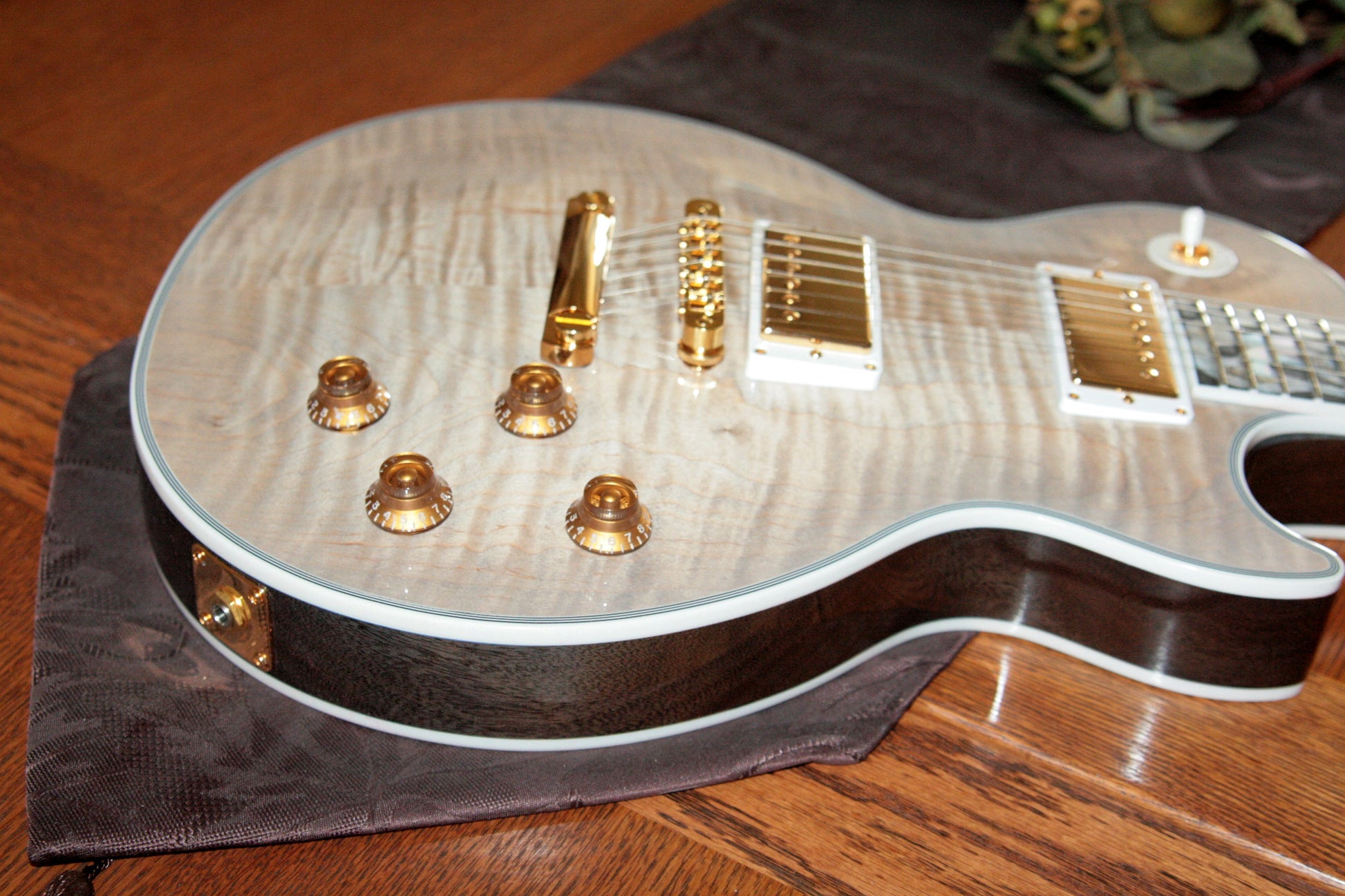 2018 Gibson ICE FLAME Custom Shop Les Paul ULTIMA! Ebony Board, Flametop, CRIMSON SERIES!
