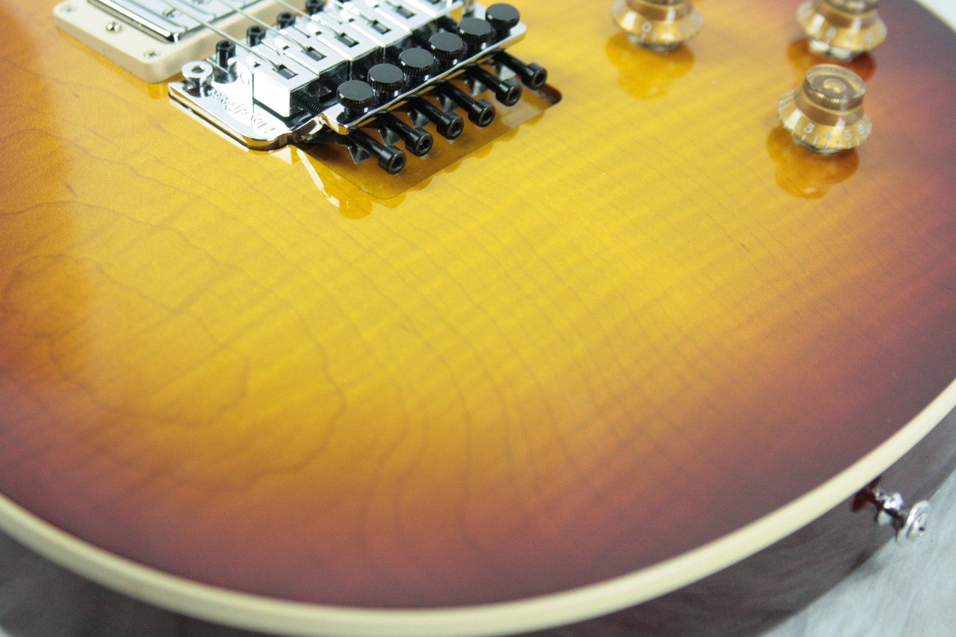 2017 Gibson Custom Shop Modern Les Paul Axcess Standard Floyd Rose Bourbon Burst Flametop!