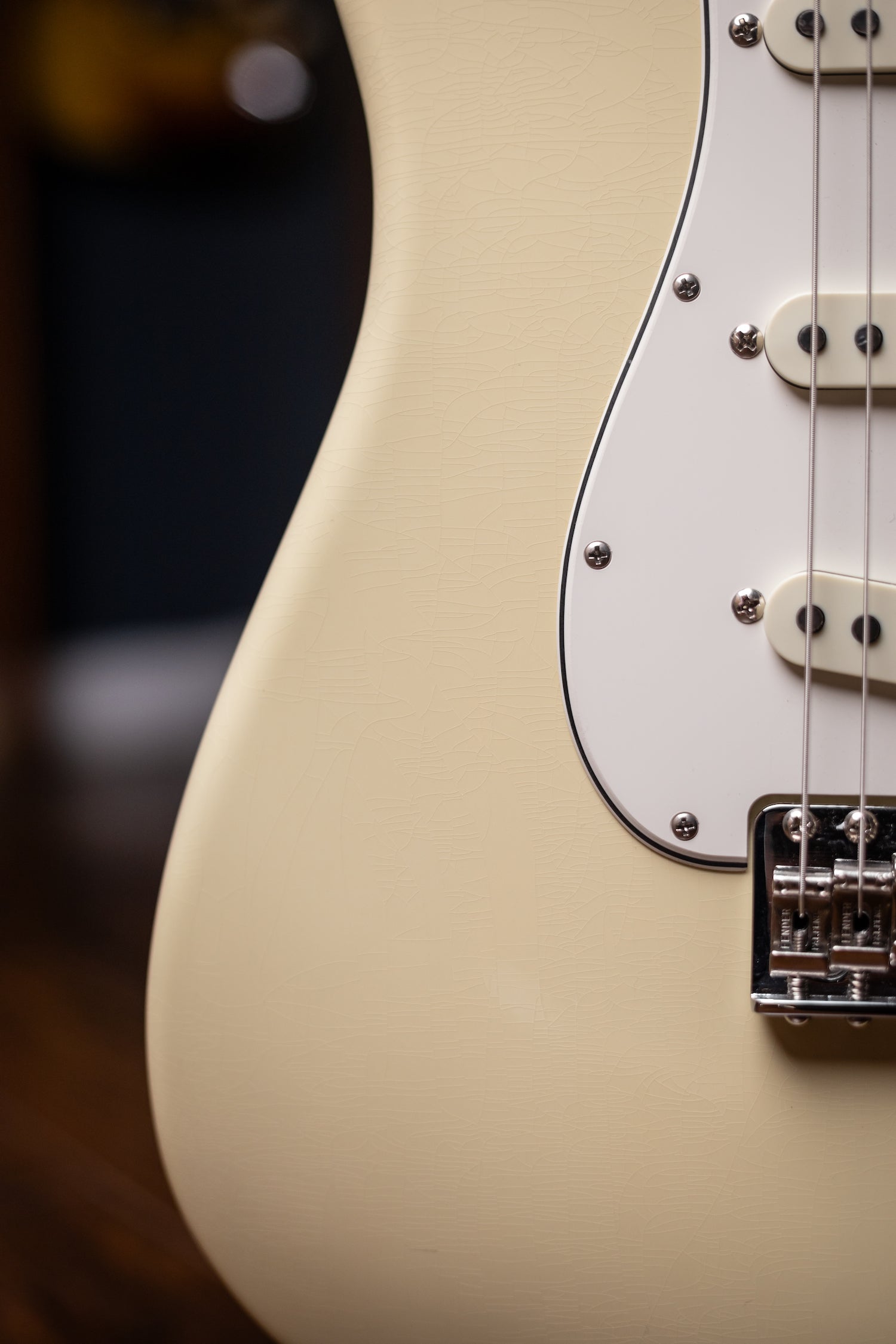 Fender Custom Shop 1968 Stratocaster Deluxe Closet Classic Electric Guitar - Aged Vintage White