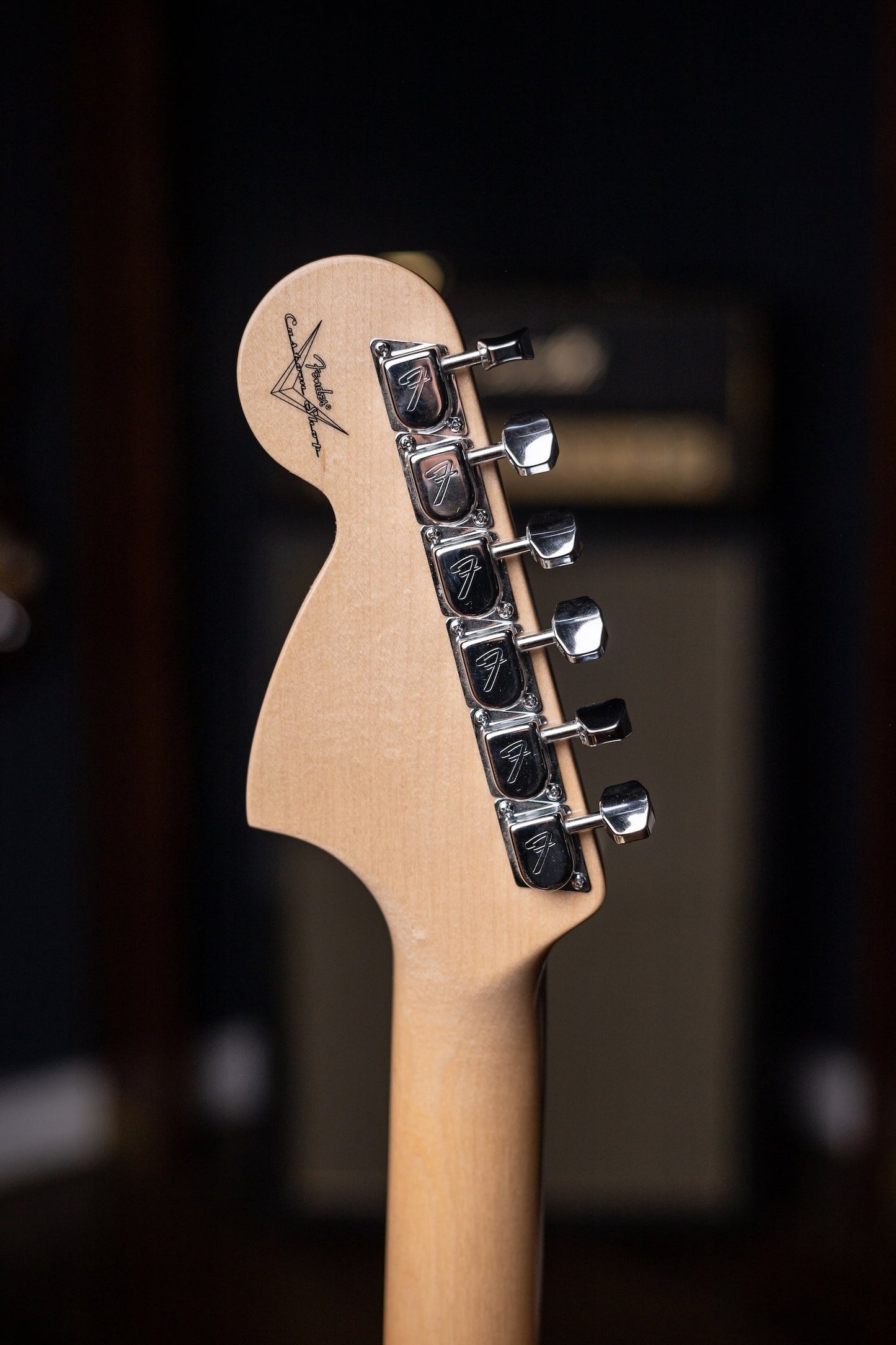 Fender Custom Shop 1968 Stratocaster Deluxe Closet Classic Electric Guitar - Aged Vintage White