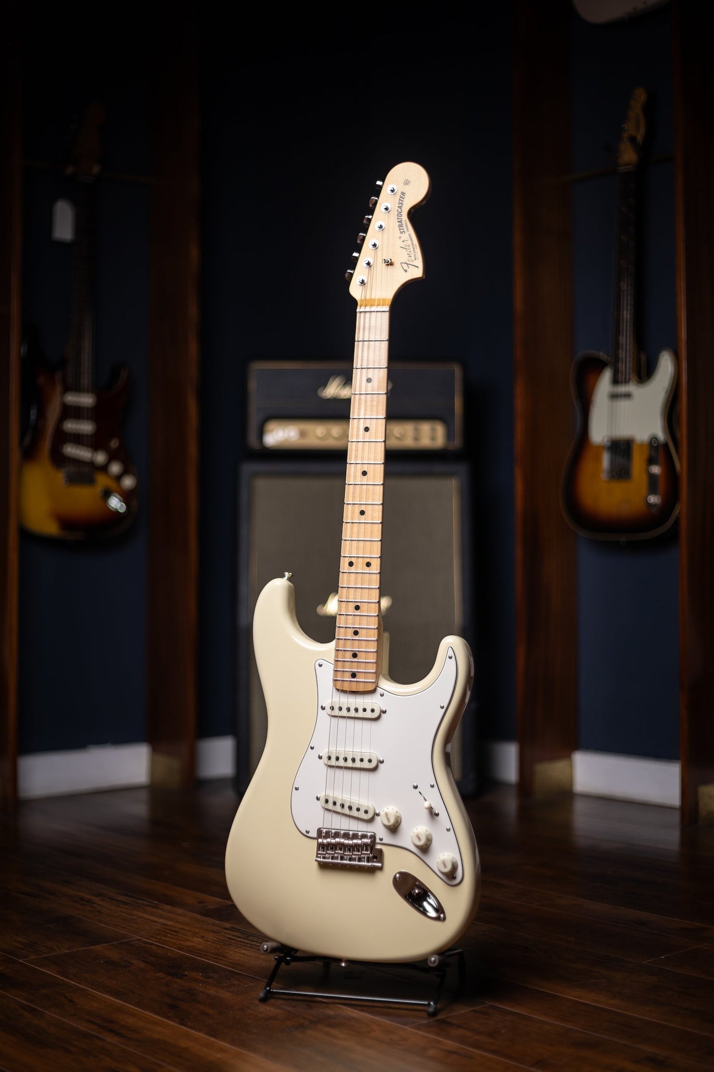 Fender Custom Shop 1968 Stratocaster Deluxe Closet Classic Electric Guitar - Aged Vintage White
