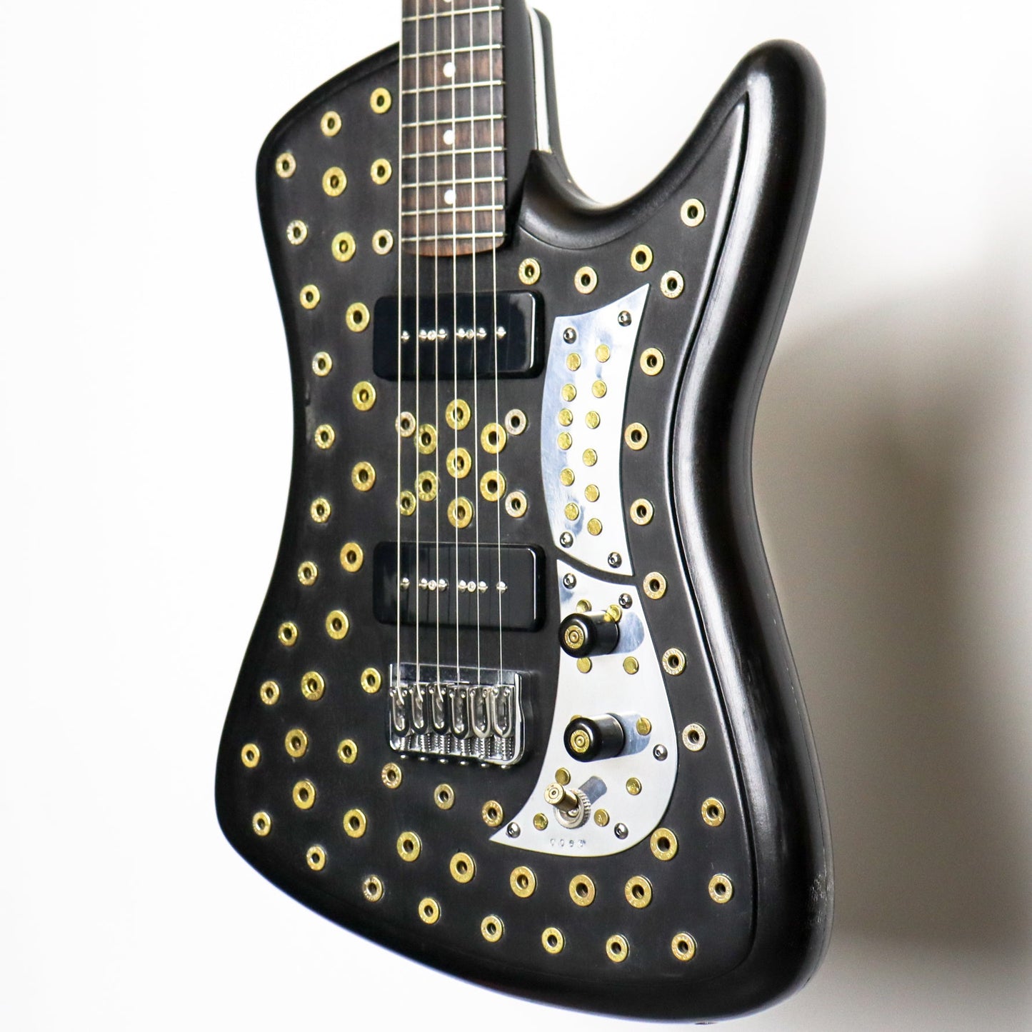 AM Guitars #0065 Brass Bullets Black P90s w/hardshell case