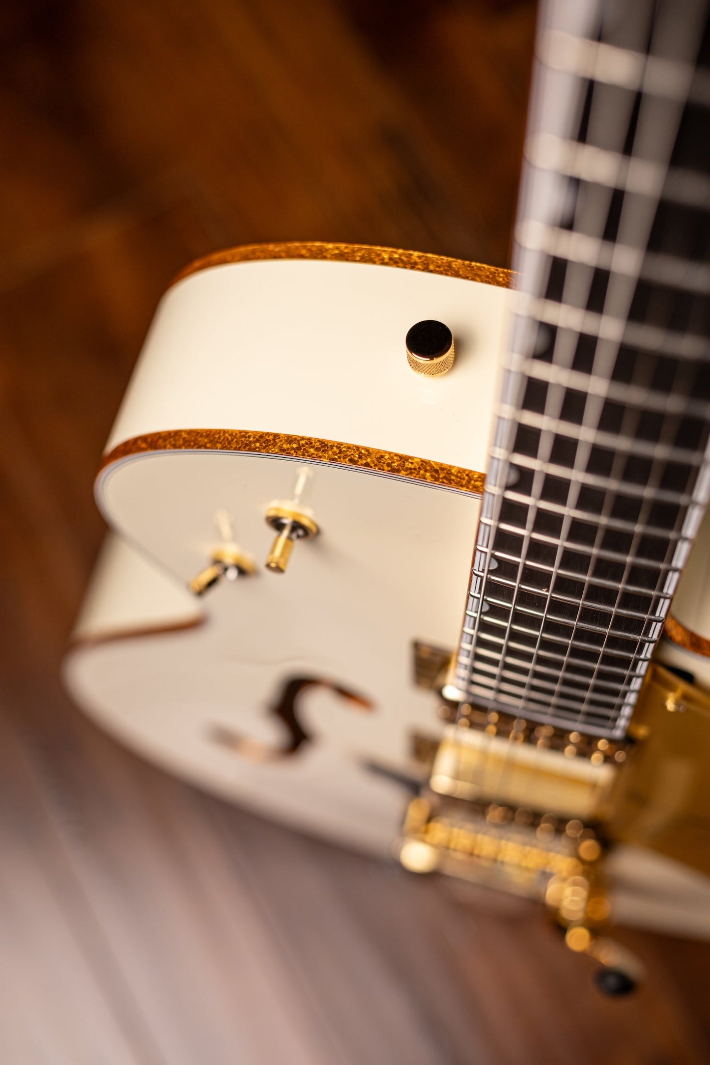 Gretsch G6136T-59 Vintage Select 1959 Falcon - Vintage White, Bigsby