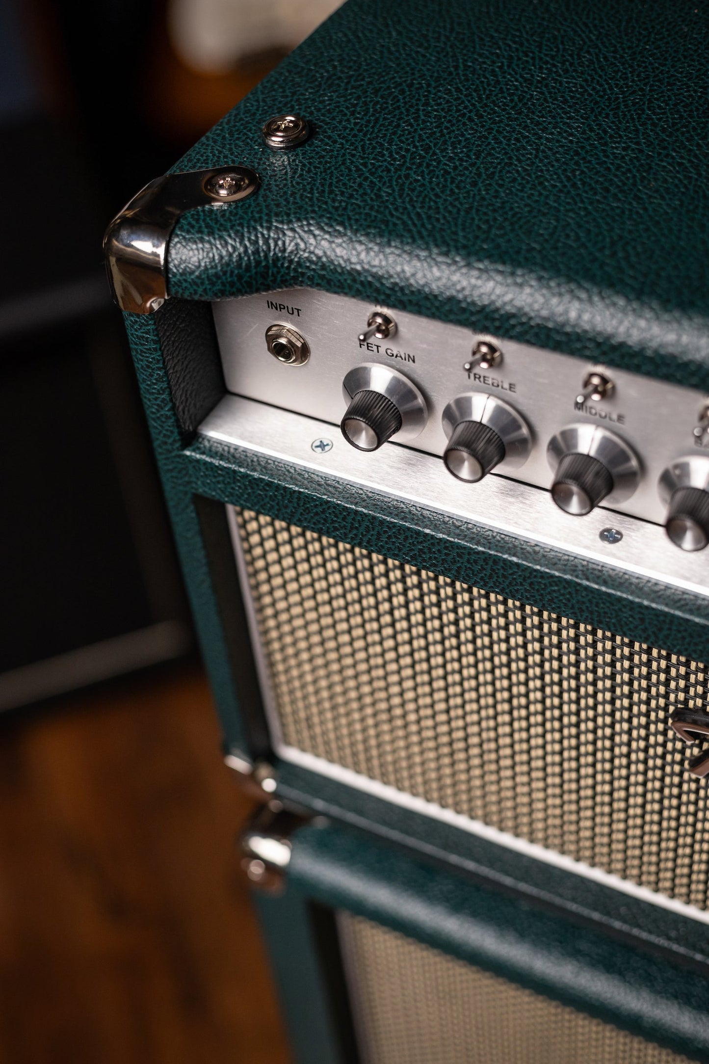 PRE-ORDER | Two-Rock Classic Reverb 100 Watt Head And 12-65B 2x12 Extension Cabinet - British Green, Salt & Pepper Cloth, White Piping
