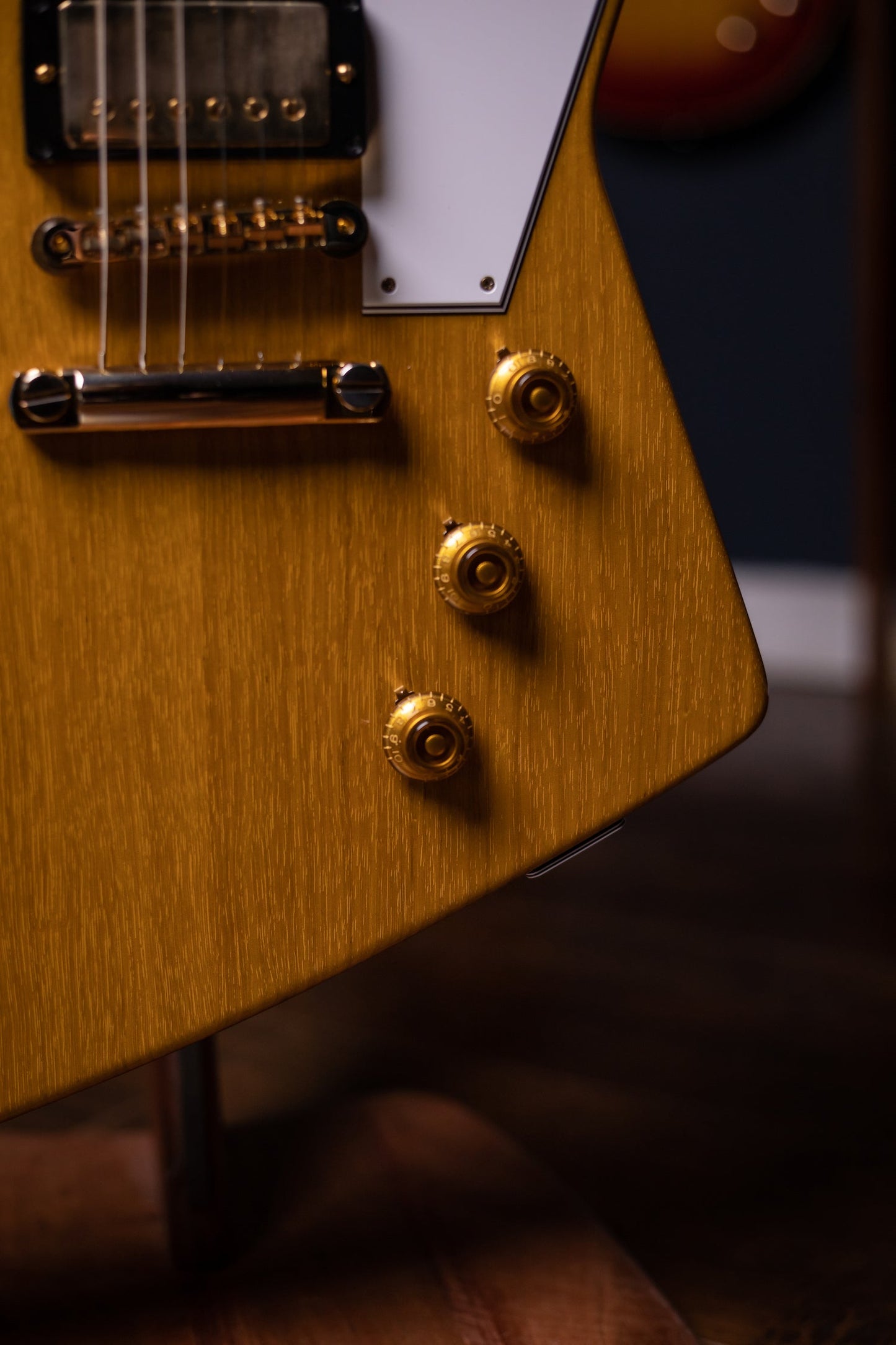 Gibson Custom Shop 1958 Korina Explorer Electric Guitar - Natural White Pickguard