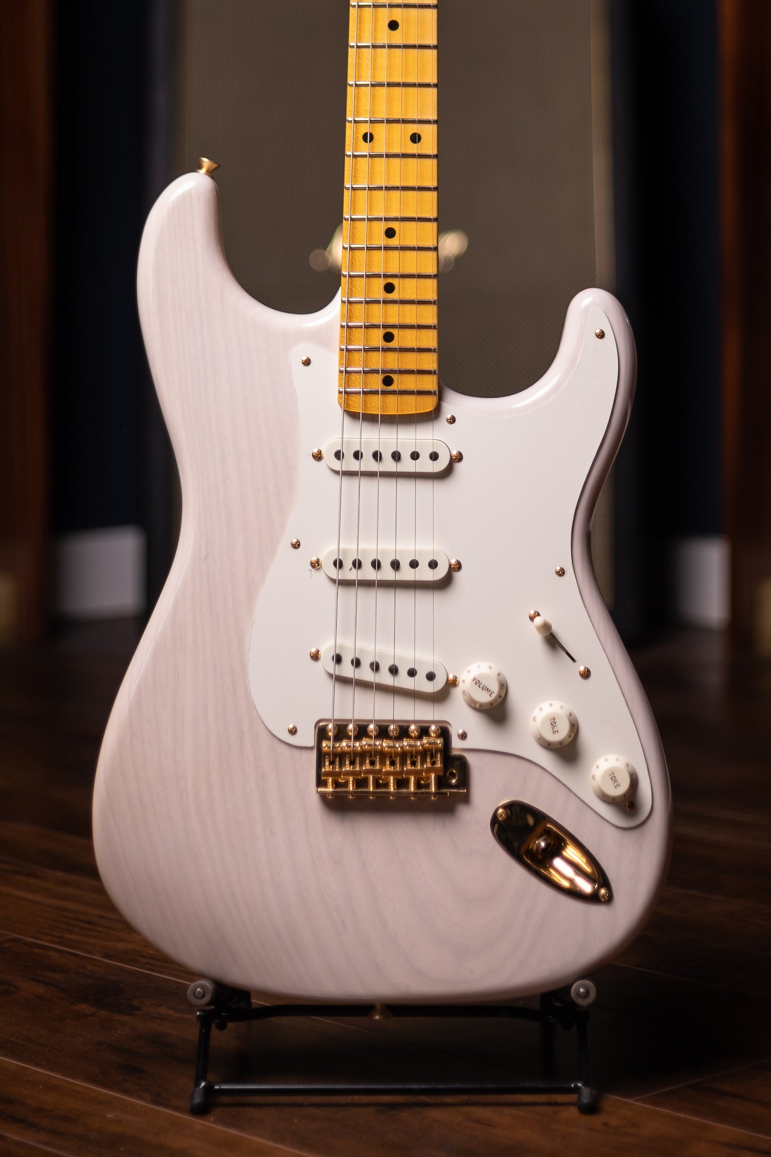 Used 2023 Fender Vintage Custom '57 Stratocaster Electric Guitar - Aged White Blonde