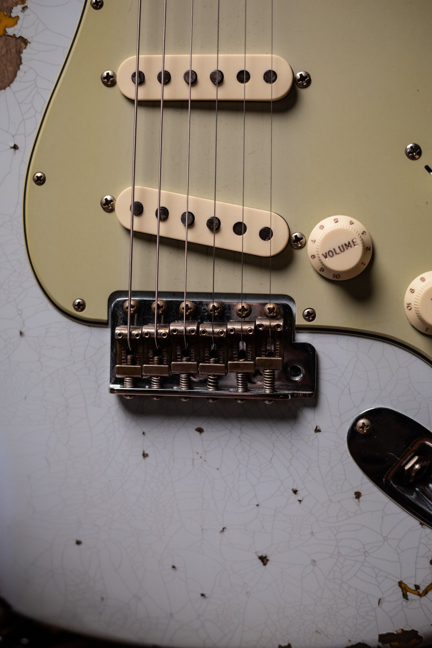 Fender Custom Shop '61 Stratocaster Heavy Relic Electric Guitar - Super Faded Aged Sonic Blue over 3-Color Sunburst