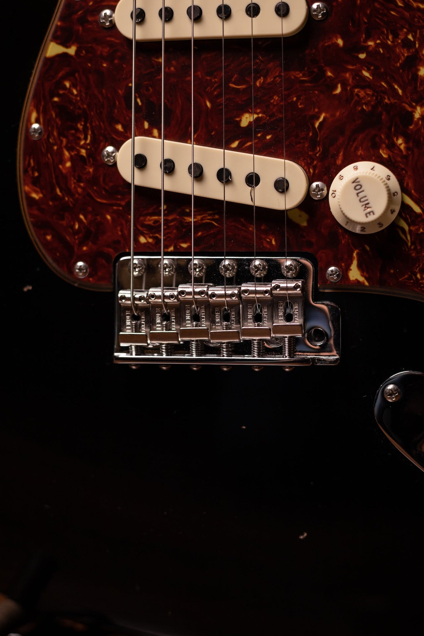 Fender Custom Shop Postmodern Stratocaster Journeyman Relic with Closet Classic Hardware - Aged Black