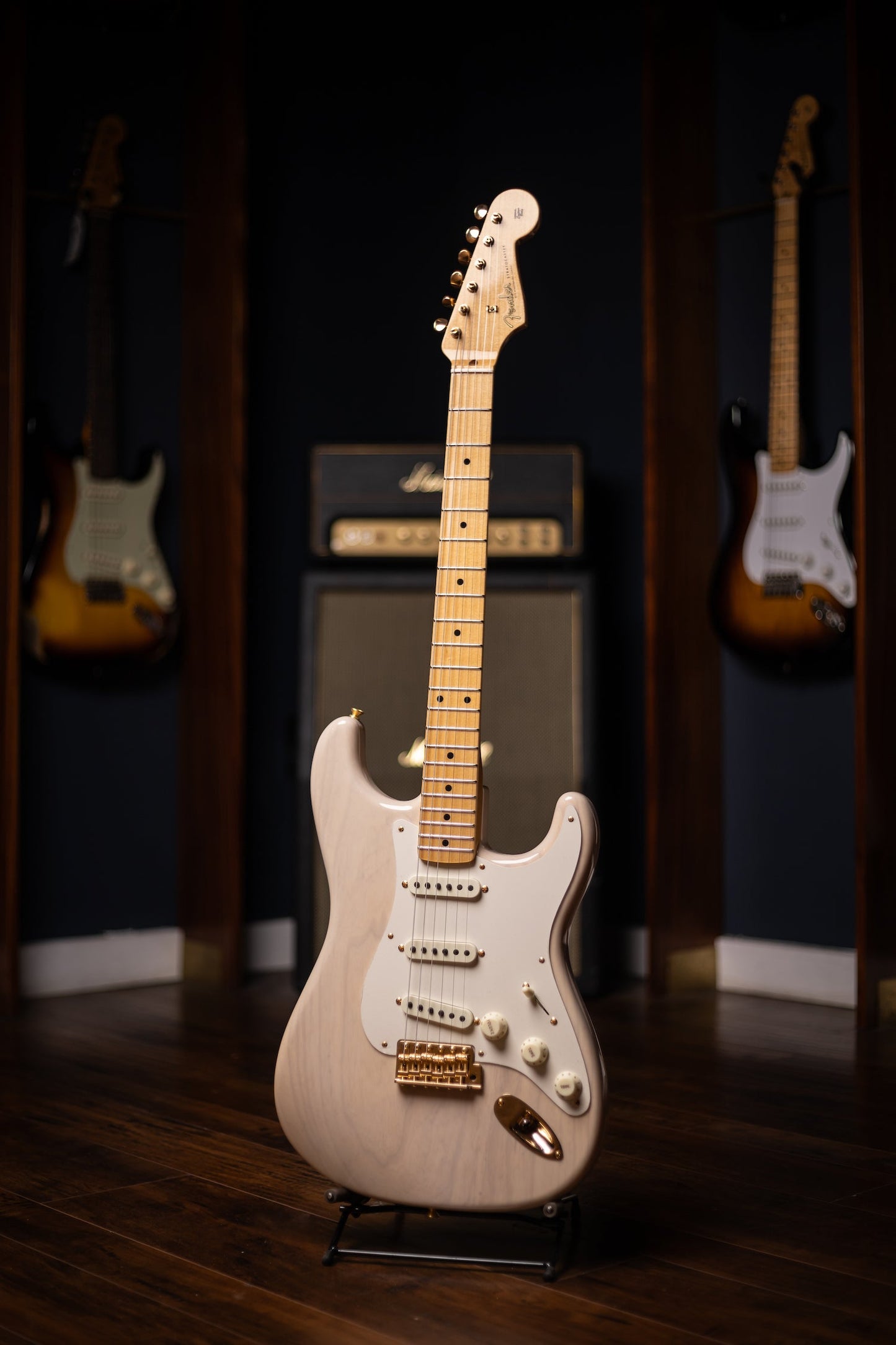 Fender 2019 Vintage Custom '57 Stratocaster Electric Guitar - Aged White Blonde