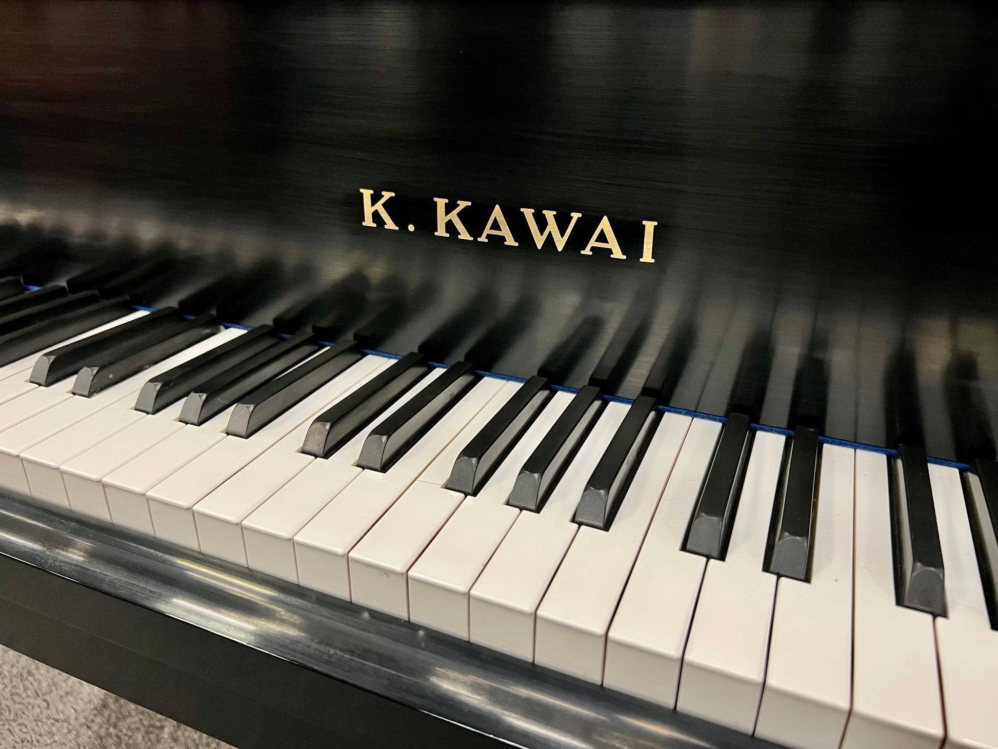 Used Kawai KG1D Baby Grand W/QRS PNO3 WIFI Player system.