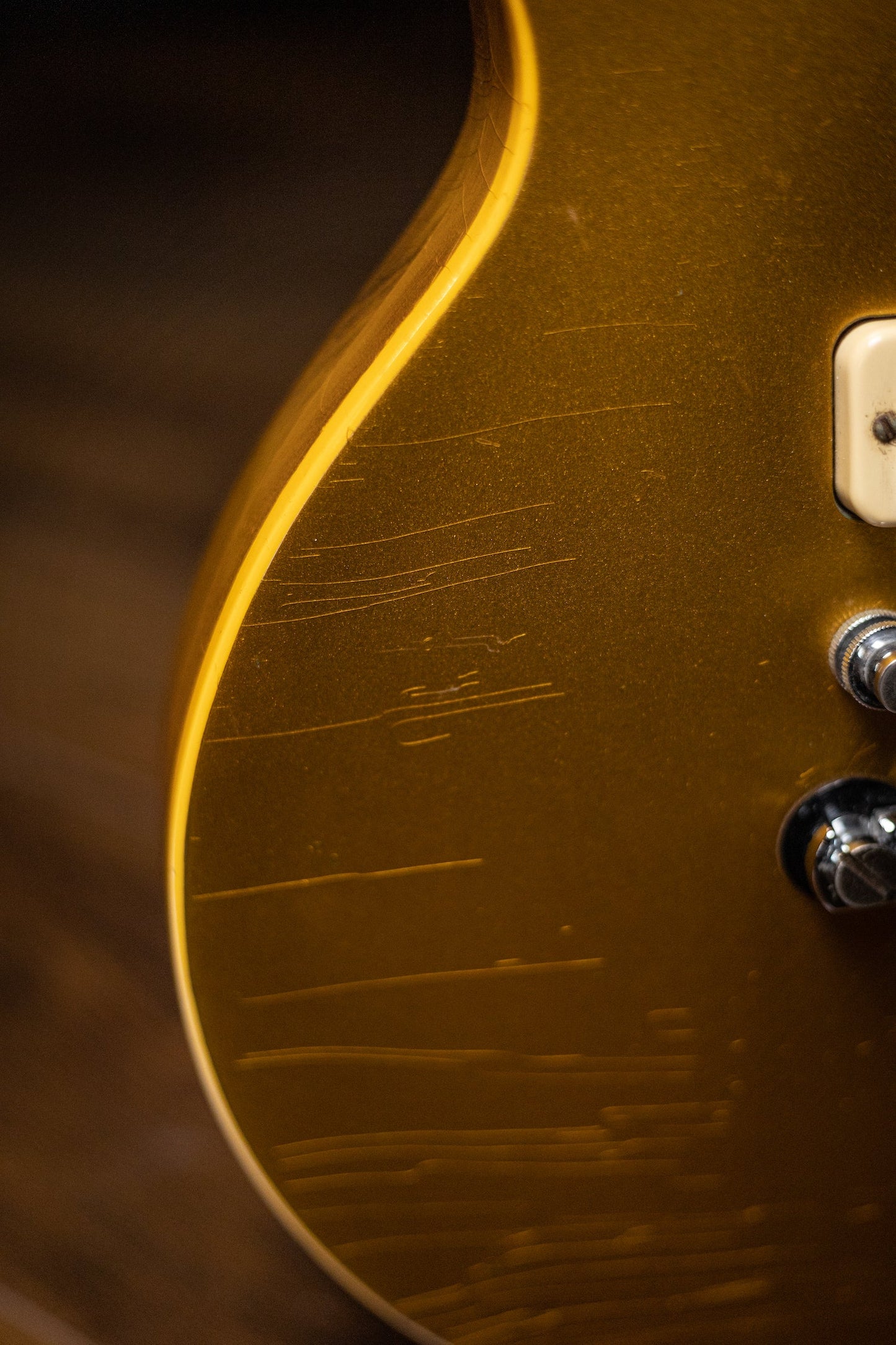 1973 Gibson Les Paul Deluxe Electric Guitar - Goldtop