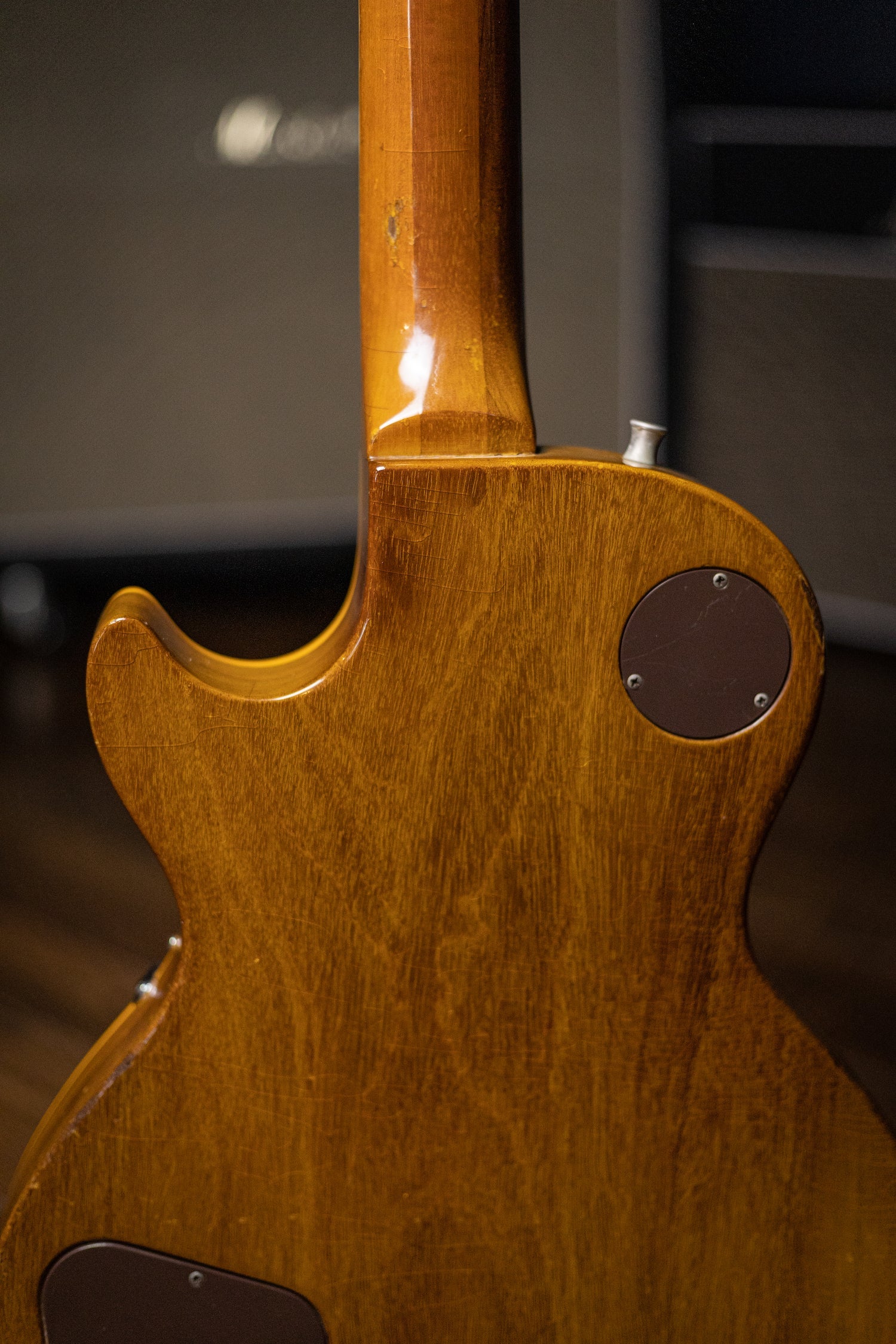 1973 Gibson Les Paul Deluxe Electric Guitar - Goldtop