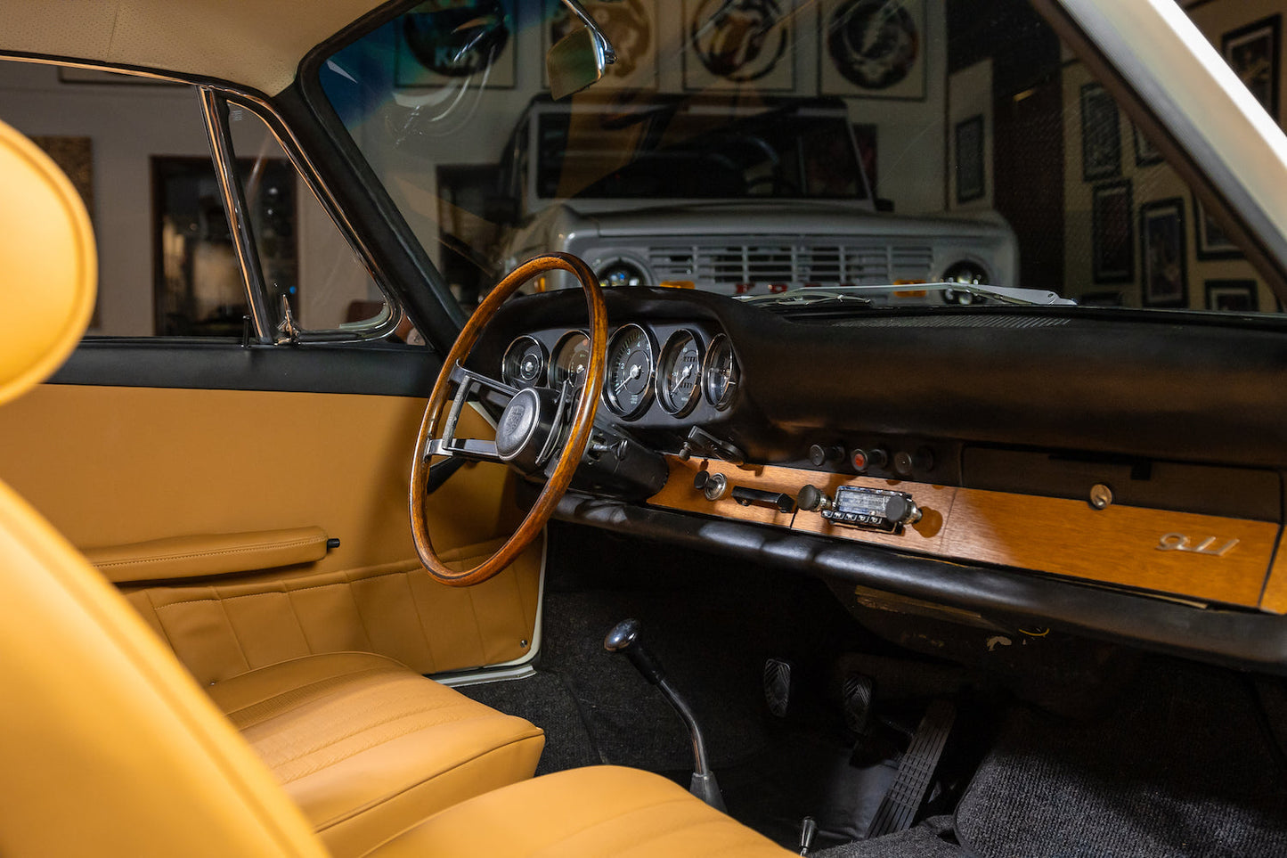 1965 Porsche 911 | Light Ivory