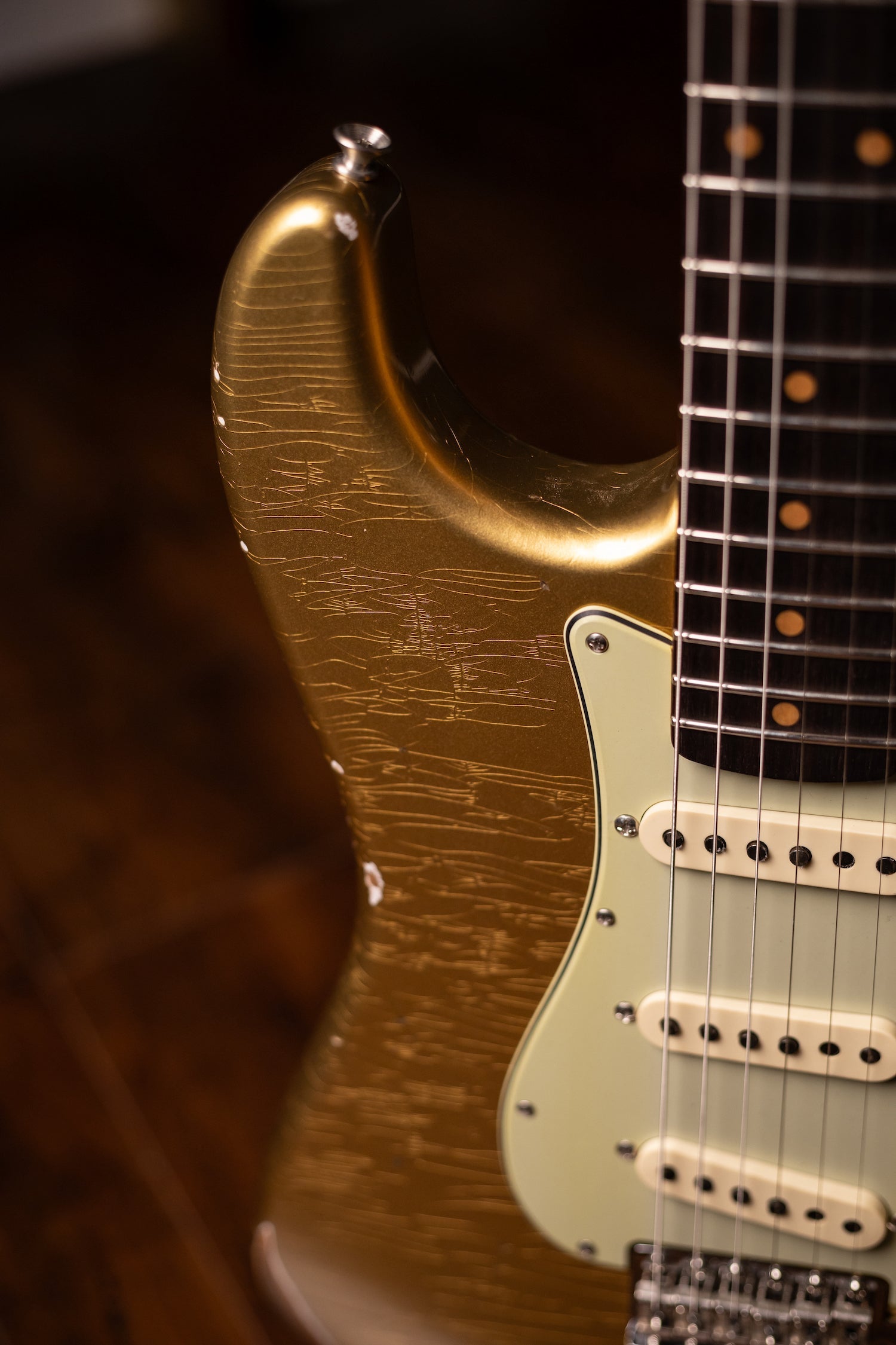 Fender Custom Shop Late-1962 Stratocaster Relic Electric Guitar with Closet Classic Hardware Electric Guitar - Aged Aztec Gold