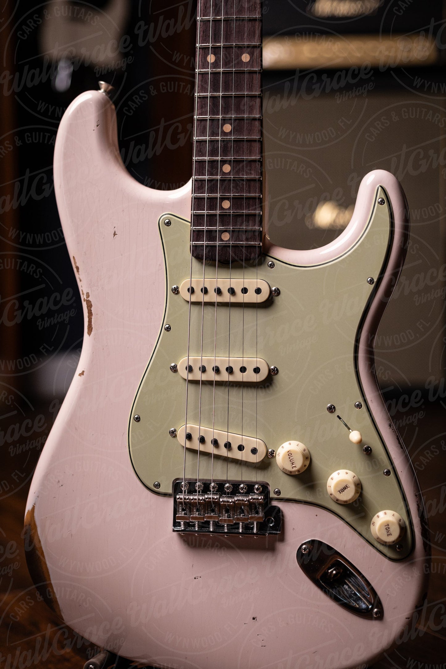 Fender Custom Shop Late 1962 Stratocaster® Relic® with Closet Classic Hardware Electric Guitar - Super Faded Aged Shell Pink