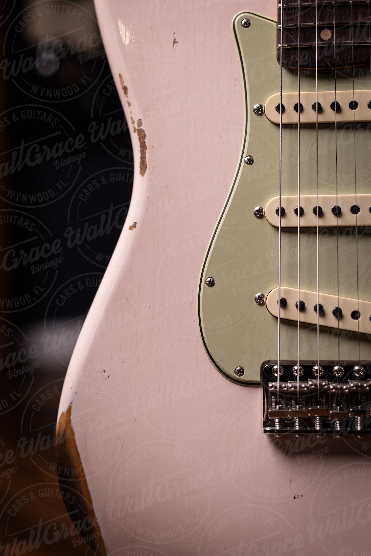 Fender Custom Shop Late 1962 Stratocaster® Relic® with Closet Classic Hardware Electric Guitar - Super Faded Aged Shell Pink