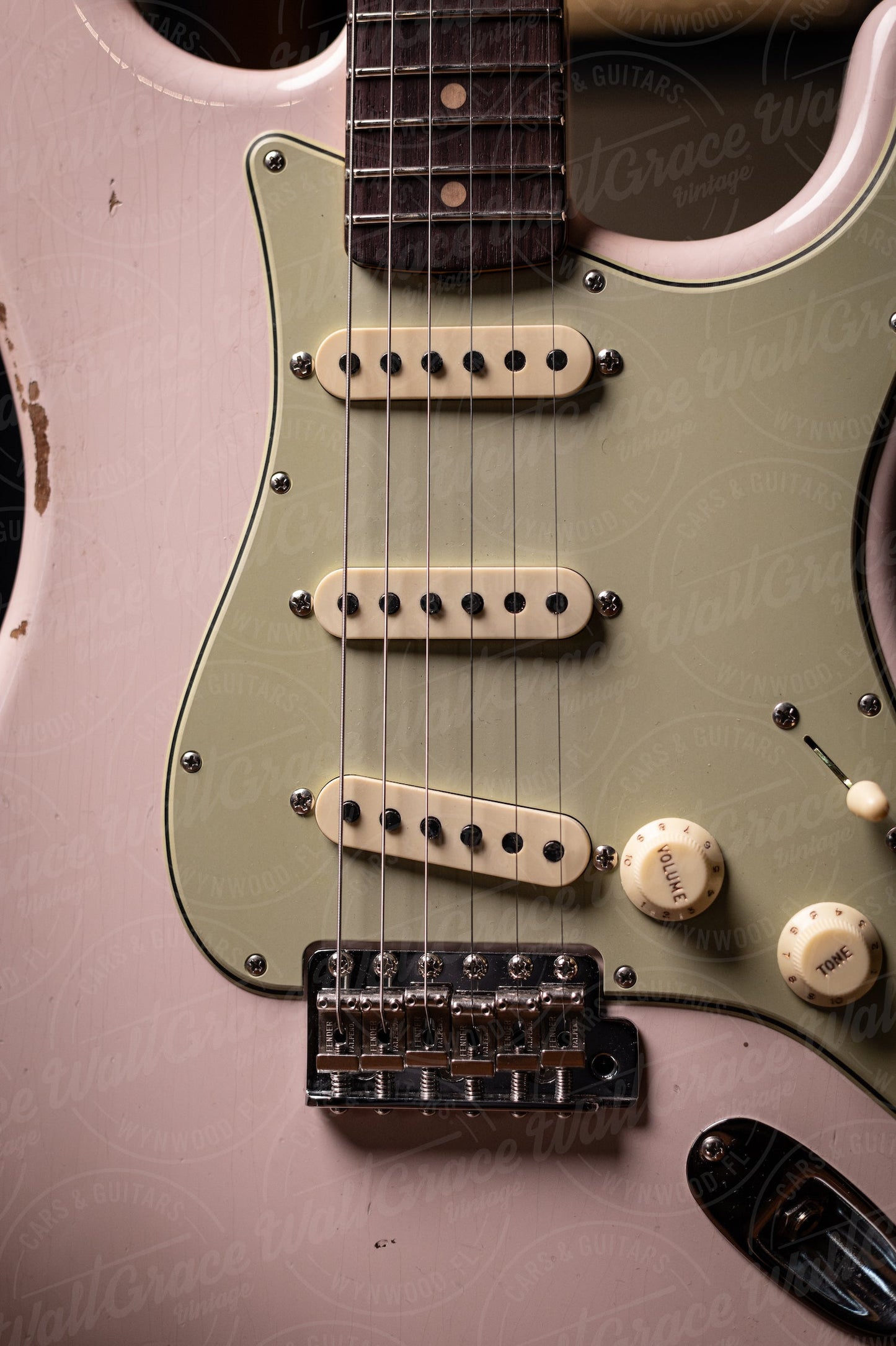 Fender Custom Shop Late 1962 Stratocaster® Relic® with Closet Classic Hardware Electric Guitar - Super Faded Aged Shell Pink