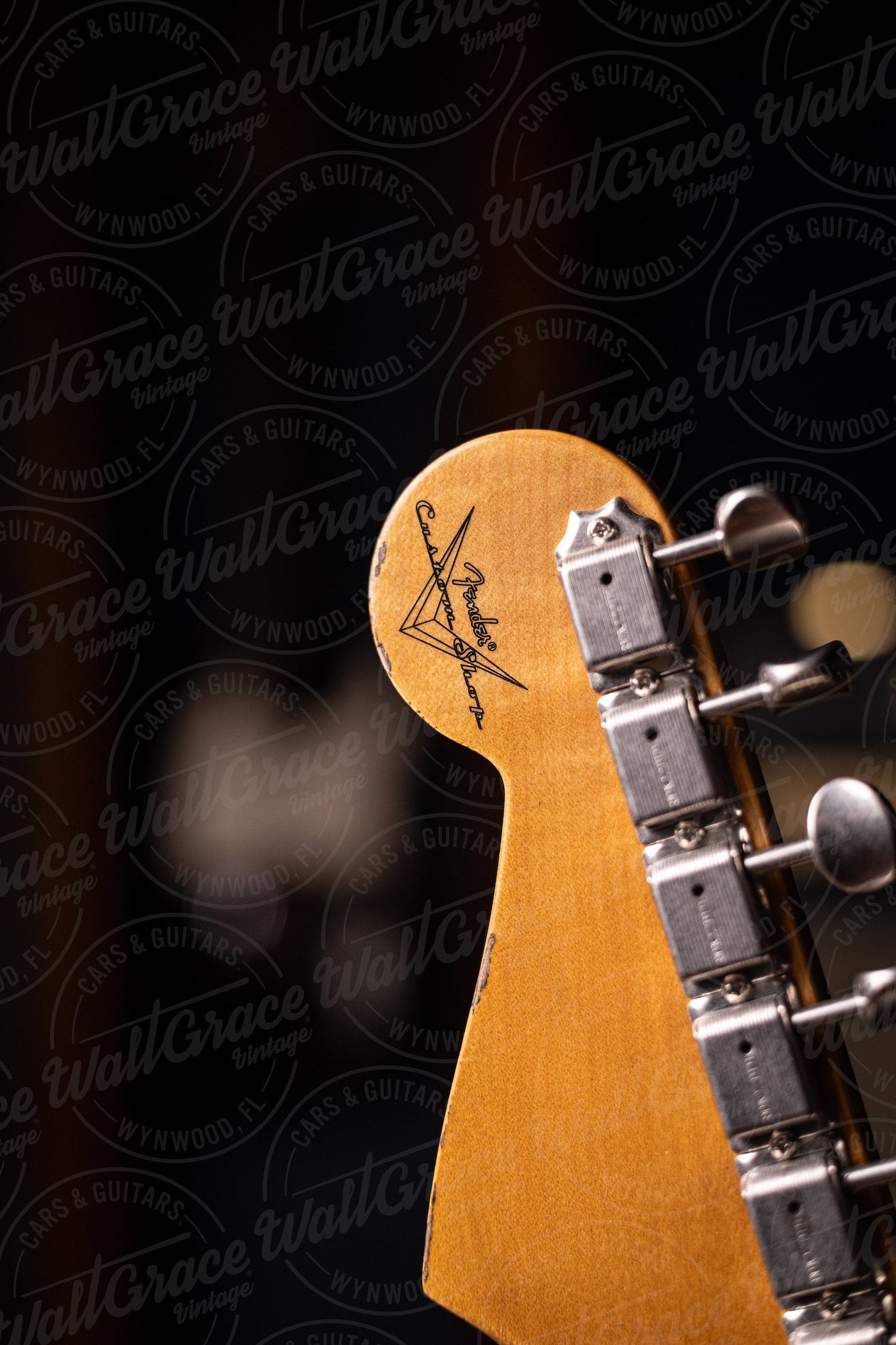 Fender Custom Shop Late 1962 Stratocaster® Relic® with Closet Classic Hardware Electric Guitar - Super Faded Aged Shell Pink