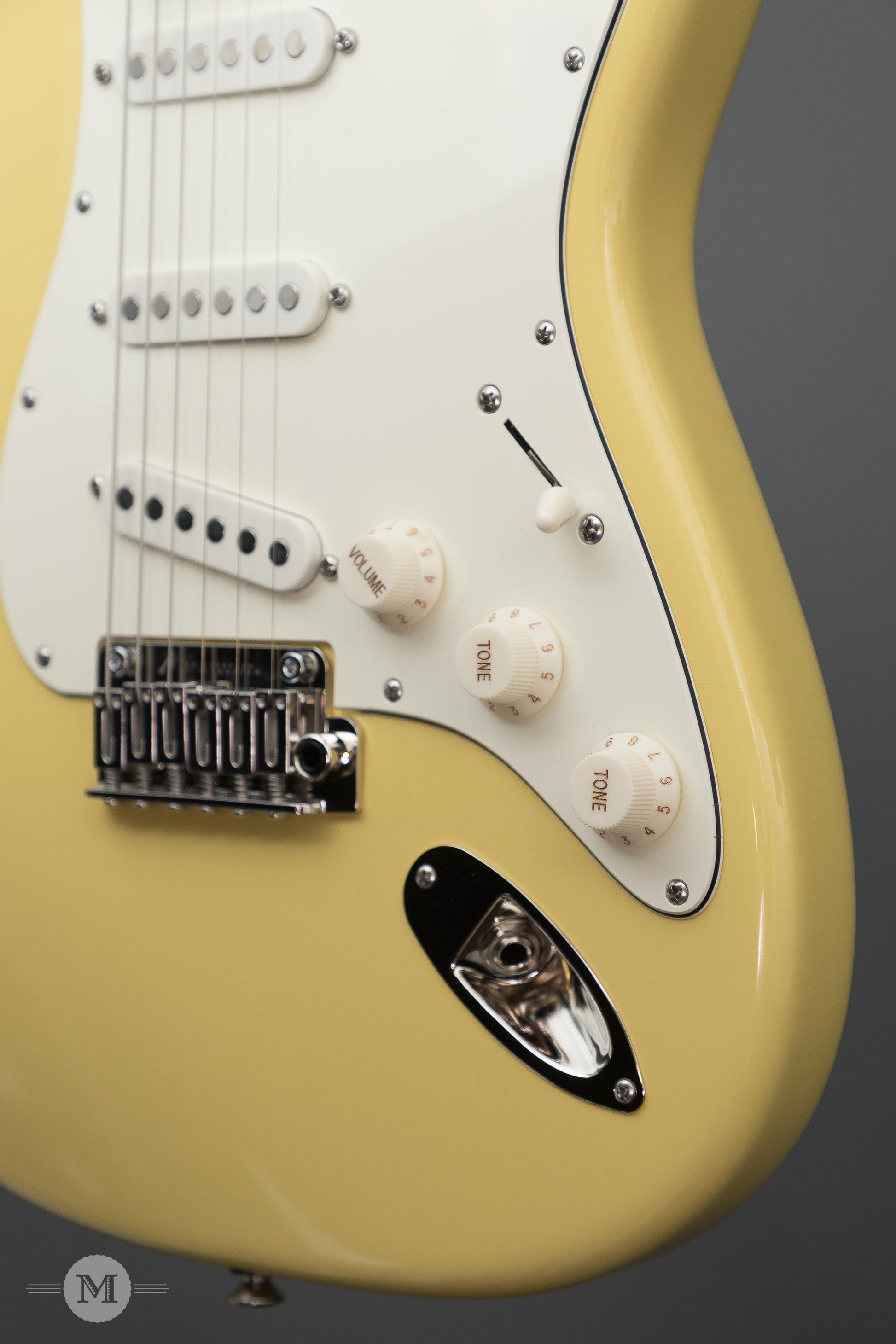 Tom Anderson Electric Guitars - Icon Classic - Mellow Yellow - Distress Level 1