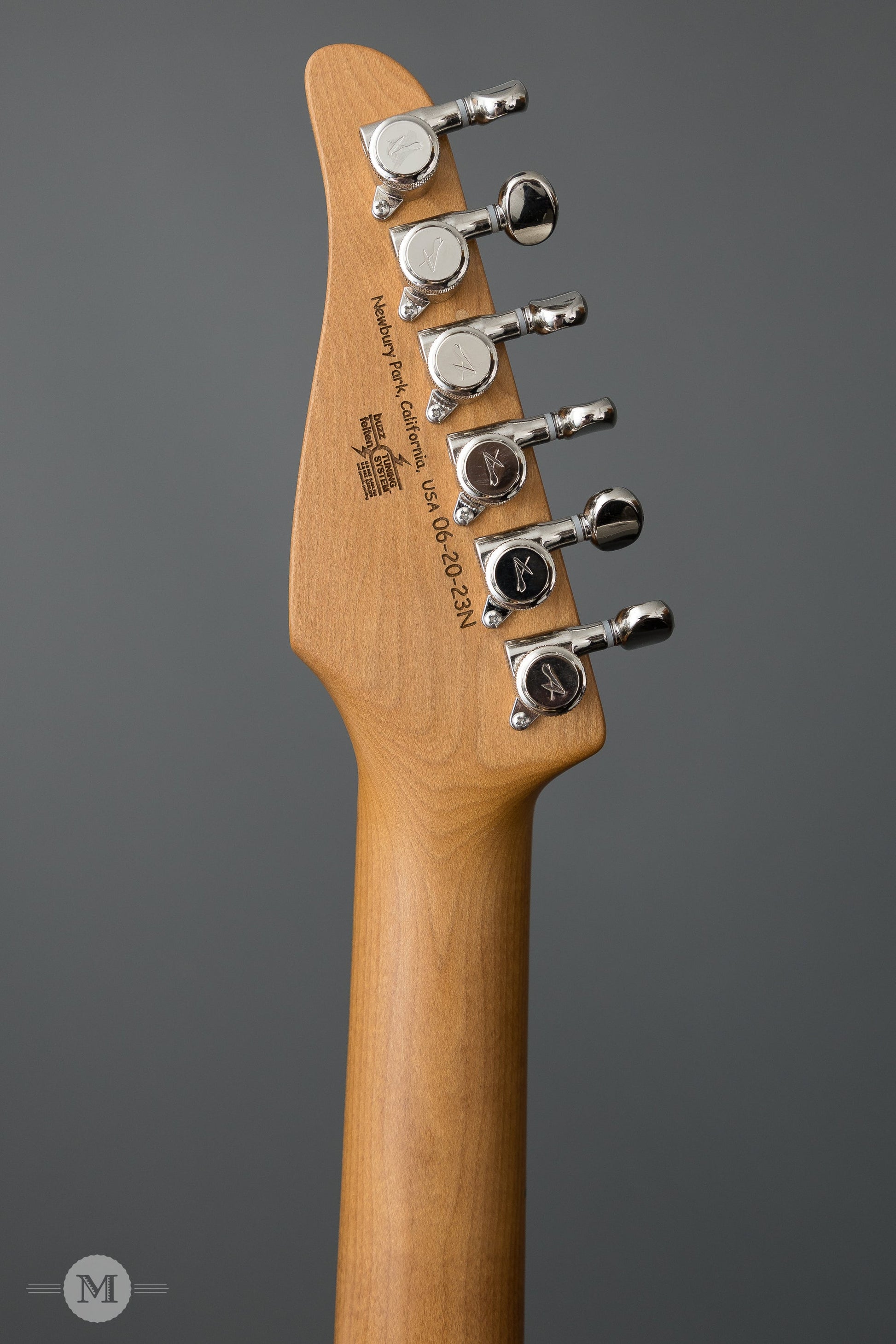Tom Anderson Electric Guitars - Icon Classic - Mellow Yellow - Distress Level 1
