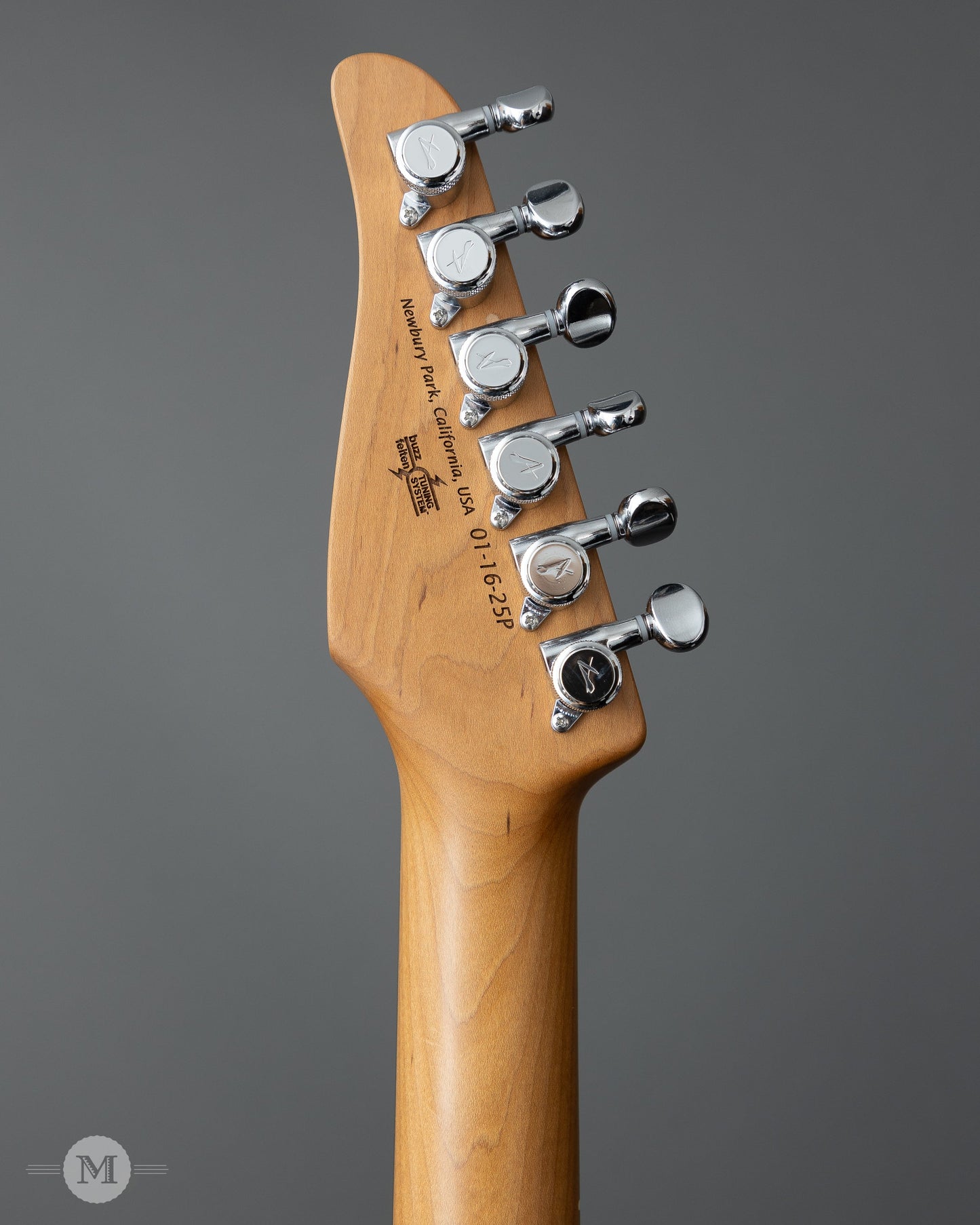 Tom Anderson Electric Guitars - Icon Classic HSS - Natural Dark Grain w Black Shaded Edge