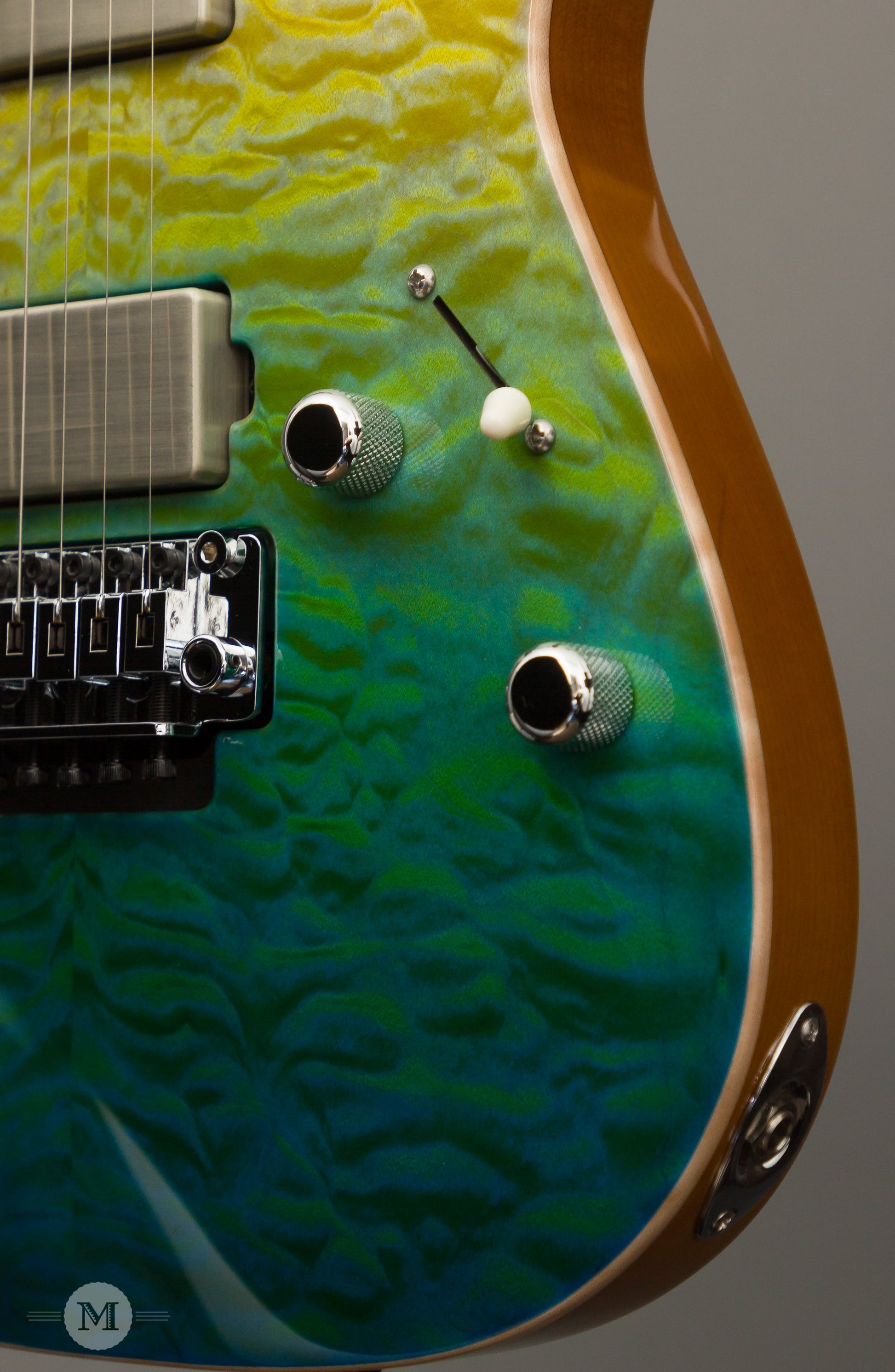 Tom Anderson Guitars - Li'l Angel Maui Kazowie Sun Surf with Binding