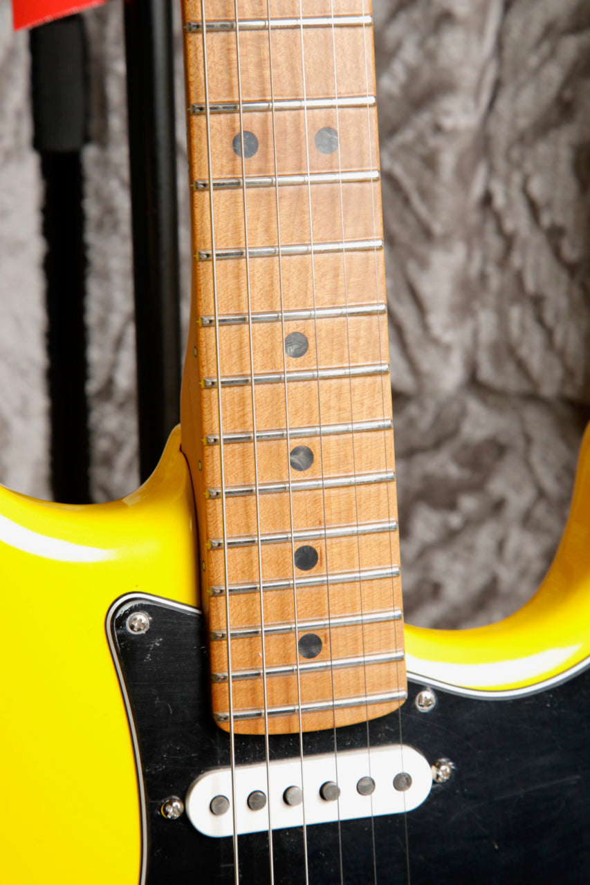 Fender Limited Edition American Ultra II HSS Stratocaster Grafitti Yellow