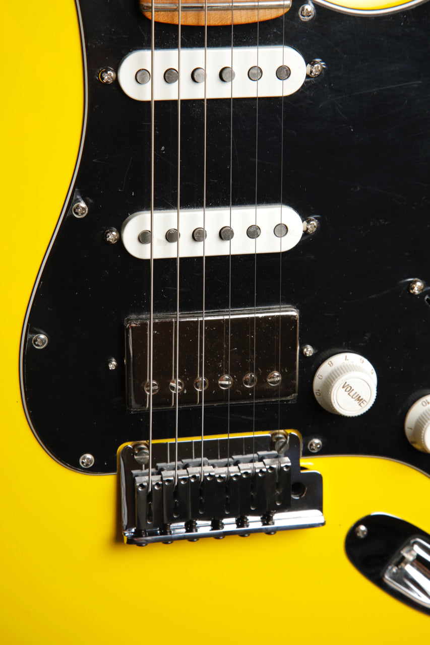 Fender Limited Edition American Ultra II HSS Stratocaster Grafitti Yellow