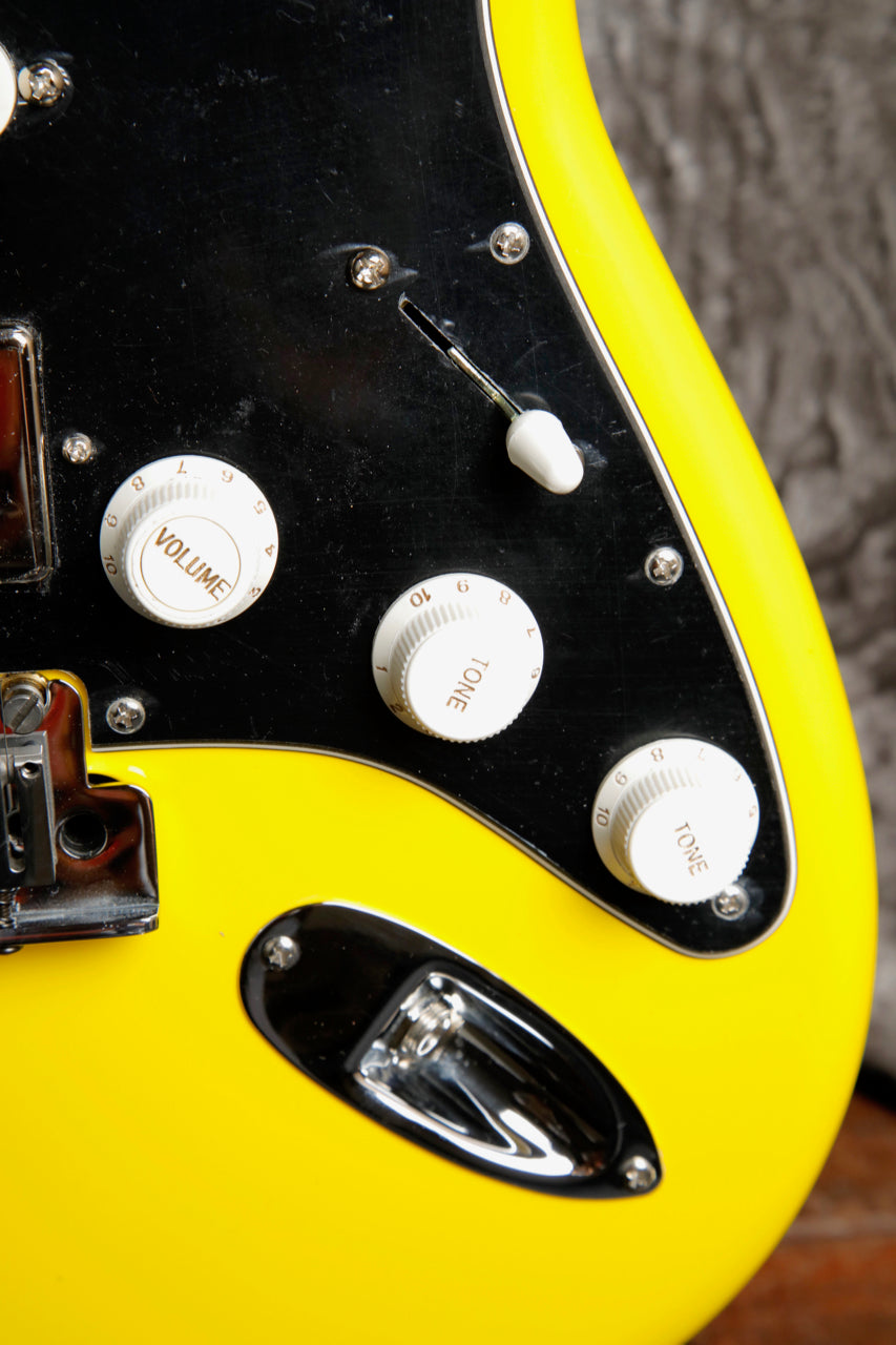 Fender Limited Edition American Ultra II HSS Stratocaster Grafitti Yellow