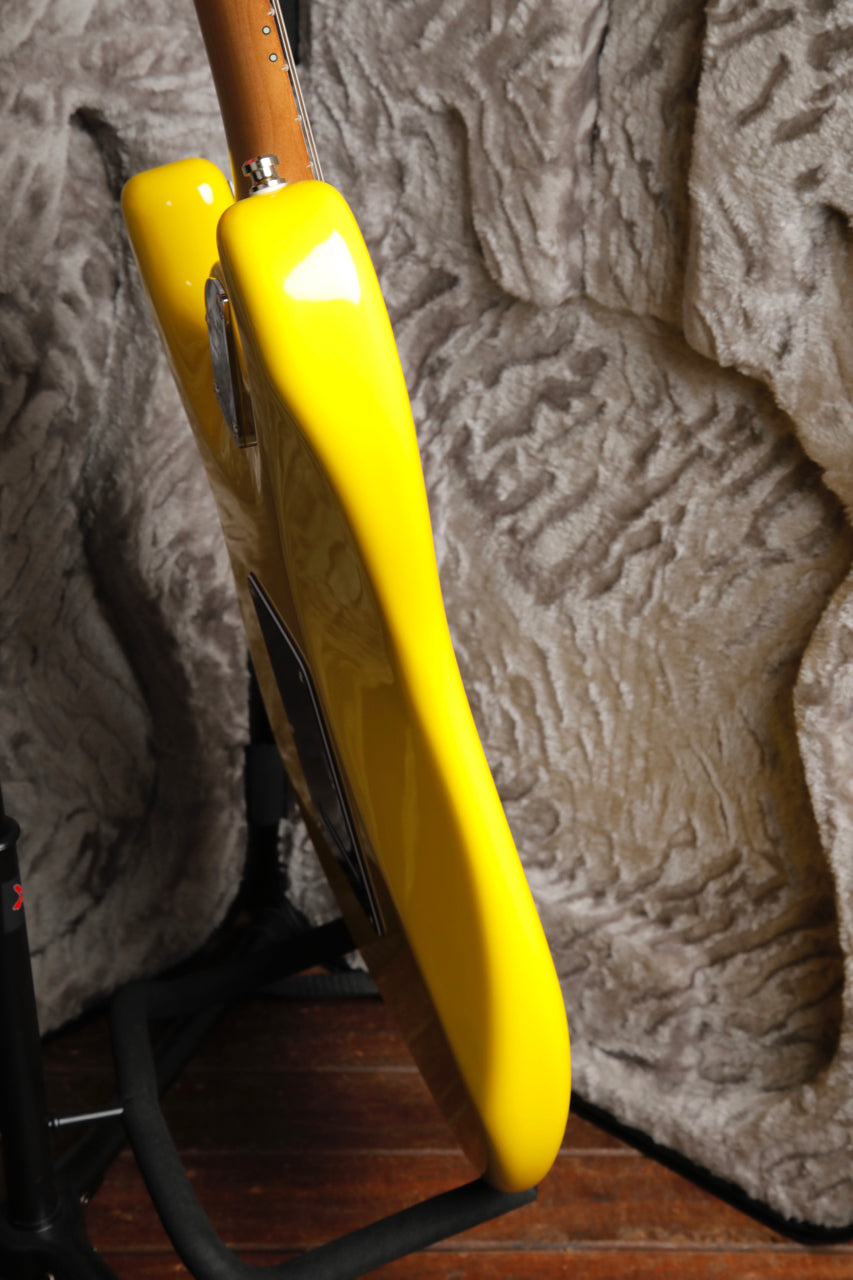 Fender Limited Edition American Ultra II HSS Stratocaster Grafitti Yellow