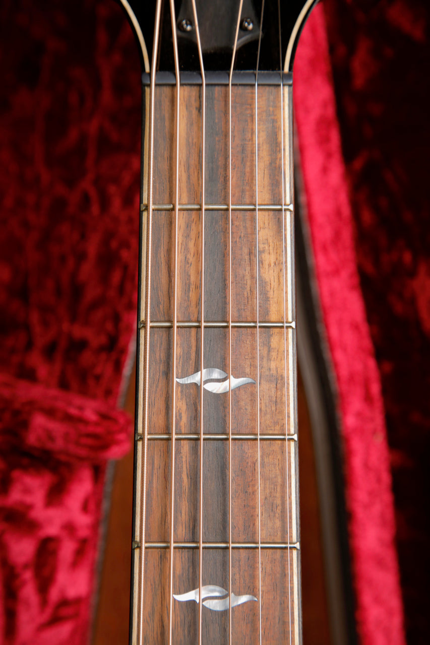 Taylor 814ce Grand Auditorium Acoustic-Electric Guitar