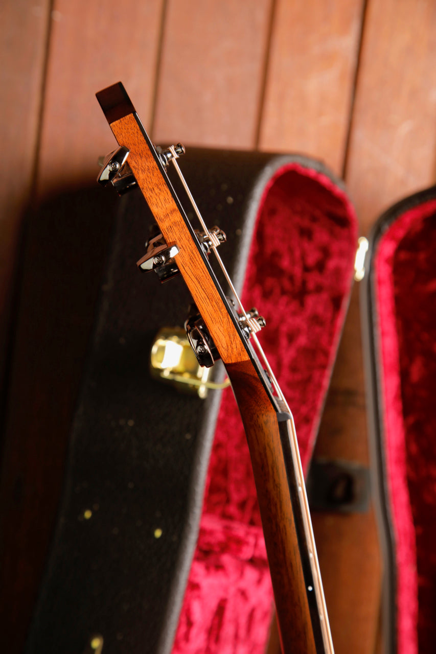 Taylor 814ce Grand Auditorium Acoustic-Electric Guitar