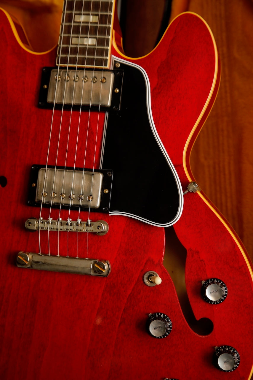 Gibson Custom 1964 ES-335 Reissue VOS Sixties Cherry Guitar