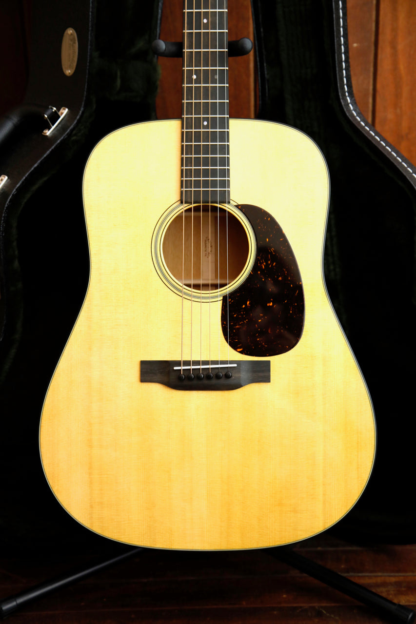 Martin D-18  Standard Series Dreadnought Gloss Acoustic Guitar