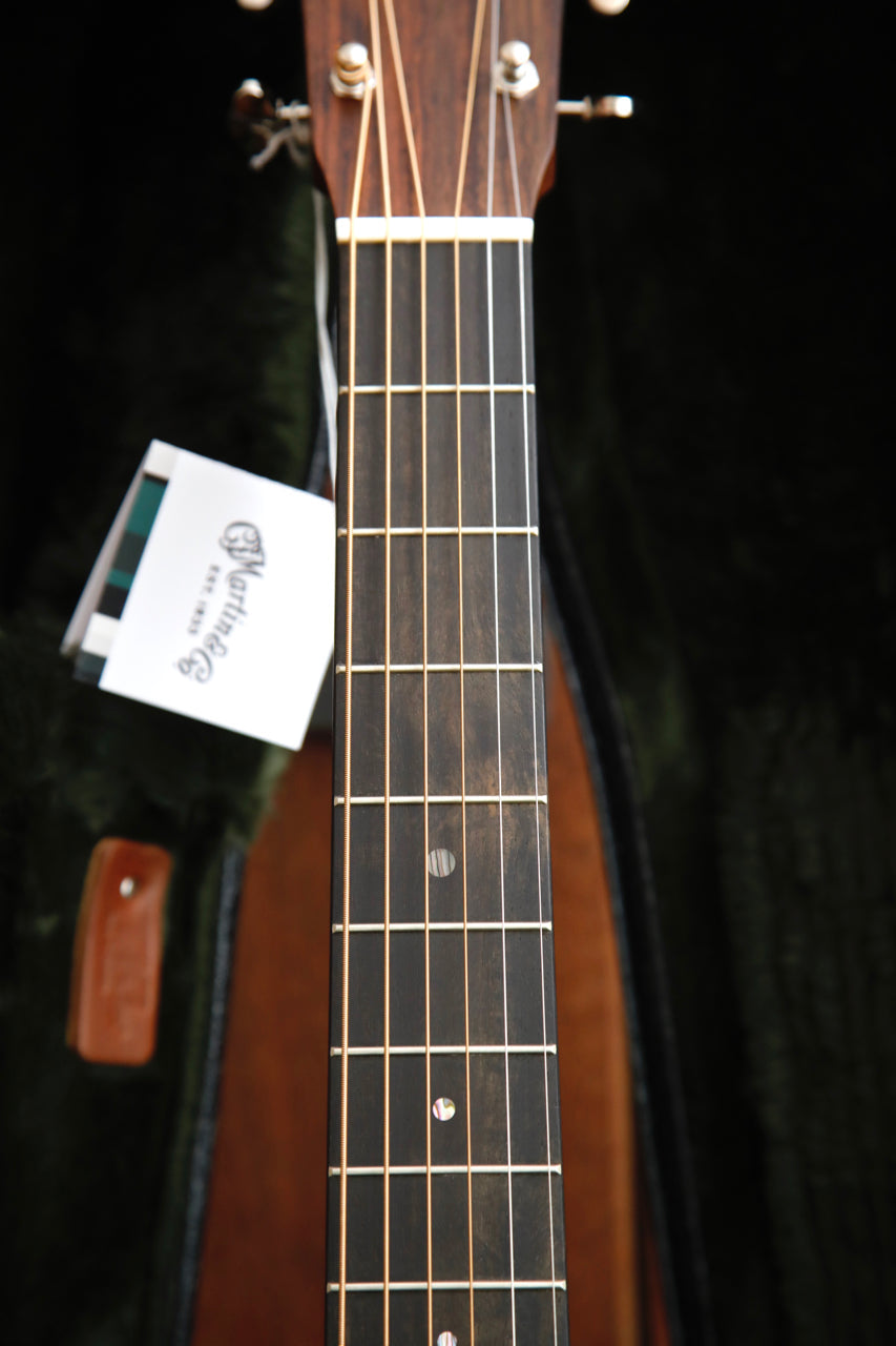 Martin D-18  Standard Series Dreadnought Gloss Acoustic Guitar
