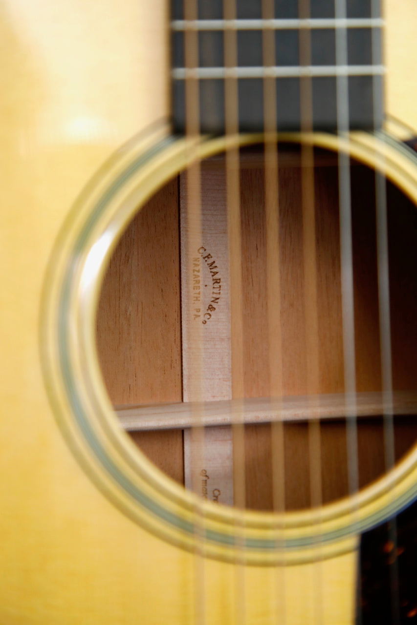 Martin D-18  Standard Series Dreadnought Gloss Acoustic Guitar