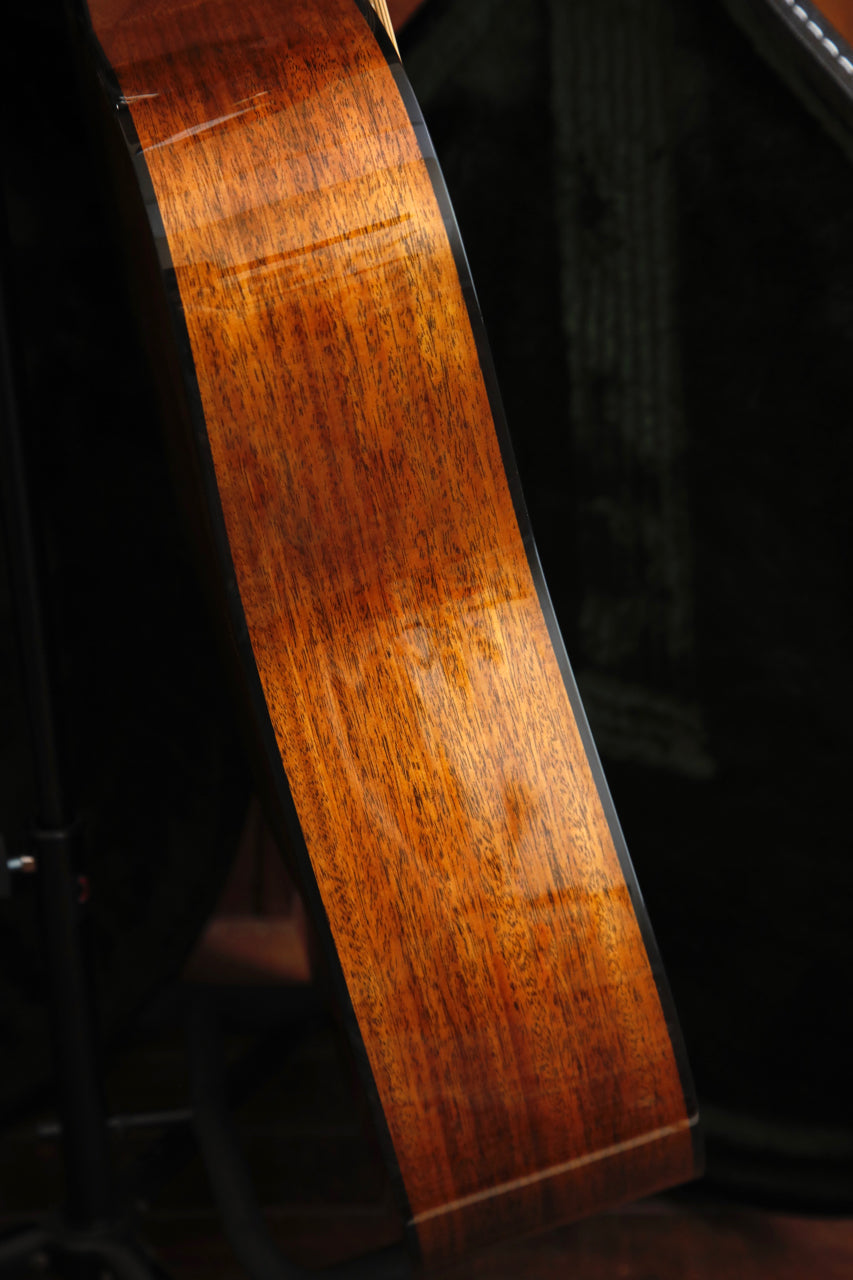 Martin D-18  Standard Series Dreadnought Gloss Acoustic Guitar
