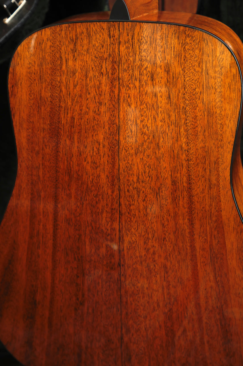 Martin D-18  Standard Series Dreadnought Gloss Acoustic Guitar