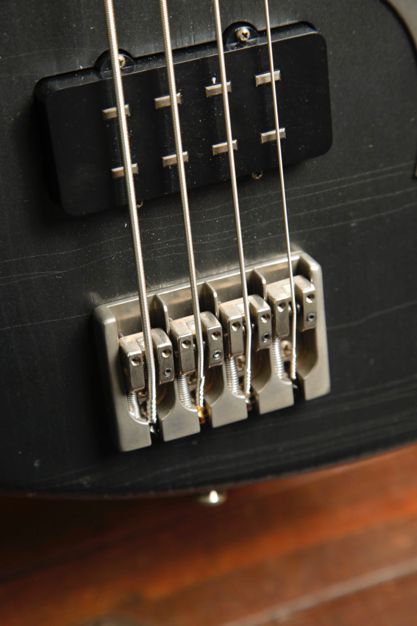 Novo Ivorus Charcoal Frost Bass Guitar