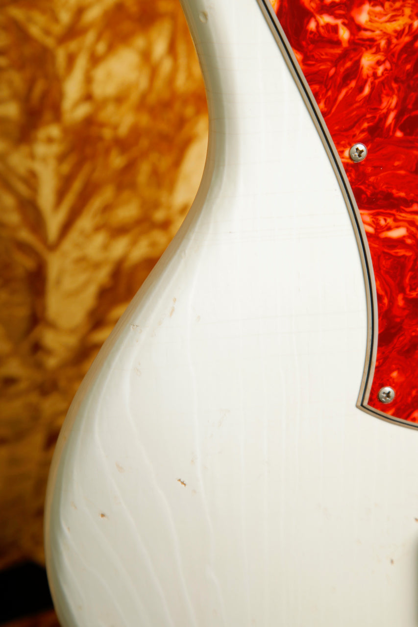 Novo Ivorus Olympic White Bass Guitar