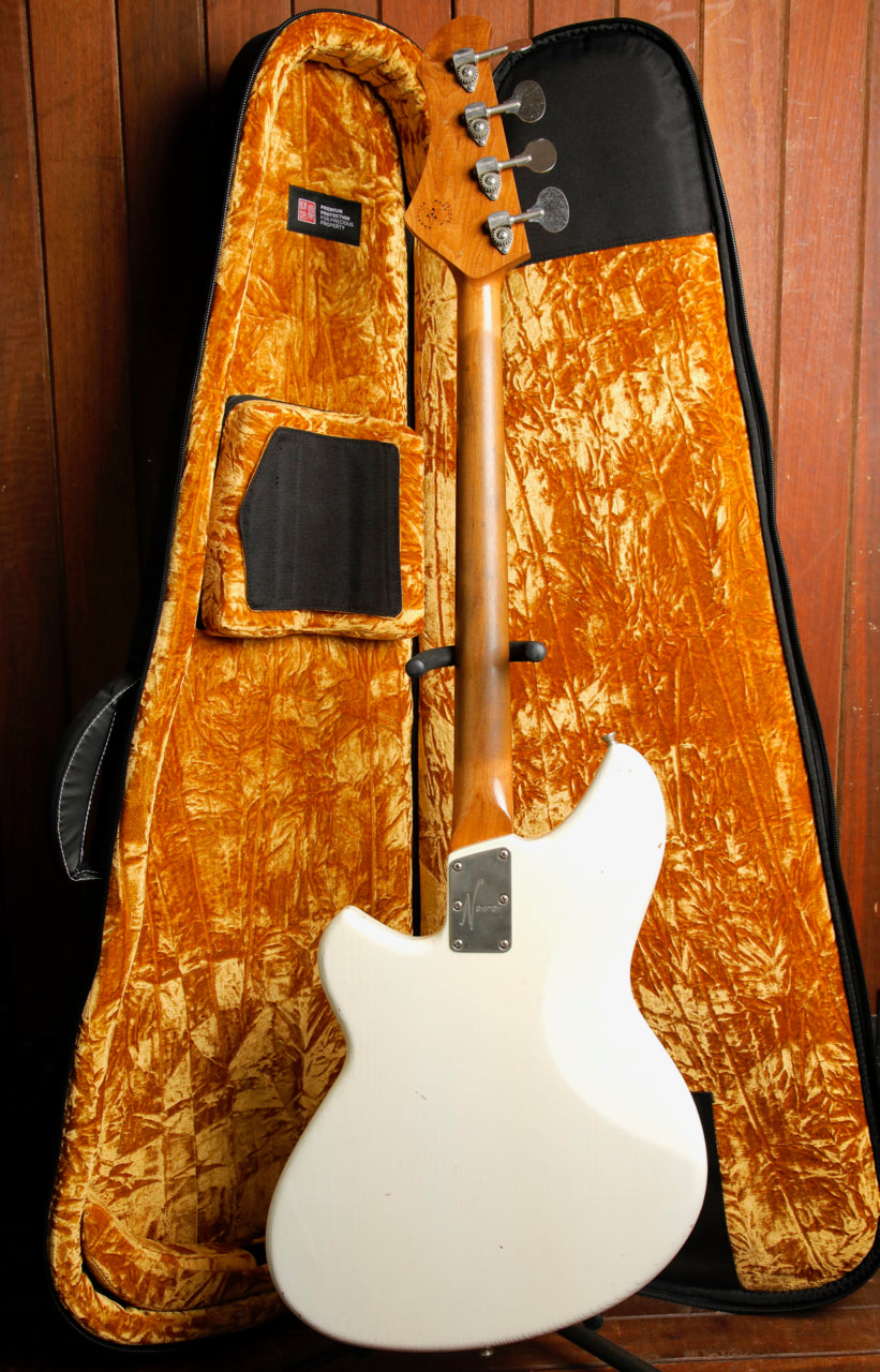 Novo Ivorus Olympic White Bass Guitar