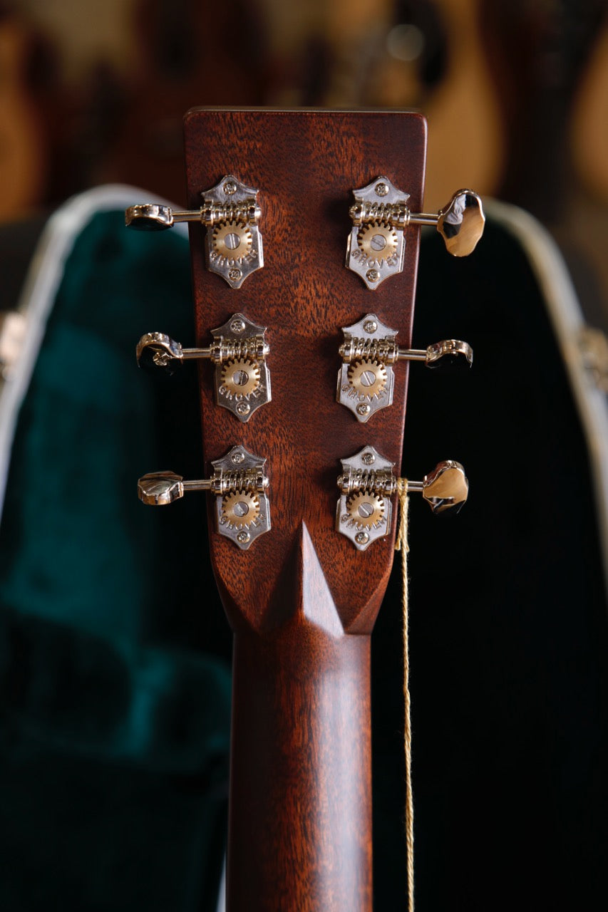 Martin 00-28 Standard Series Acoustic Guitar