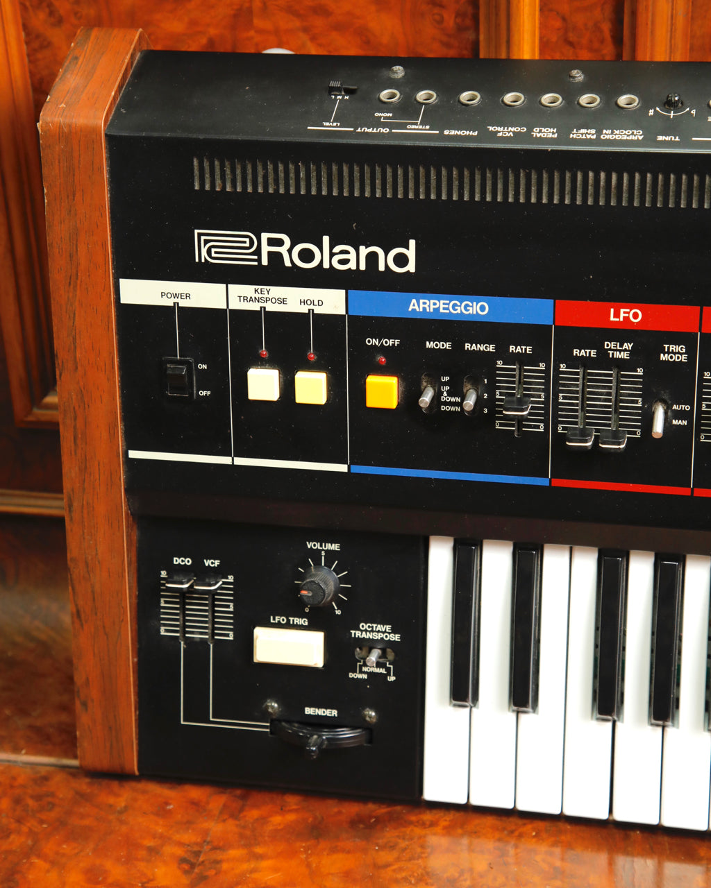 Roland Juno-60 61-Key Programmable Polyphonic Analogue Synthesizer 1983 Pre-Owned