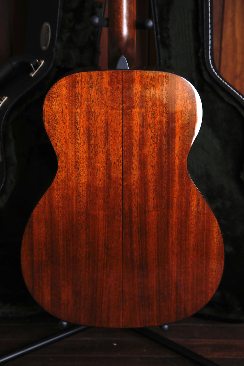 Martin 000-18 Spruce/Mahogany Orchestra Model Acoustic Guitar